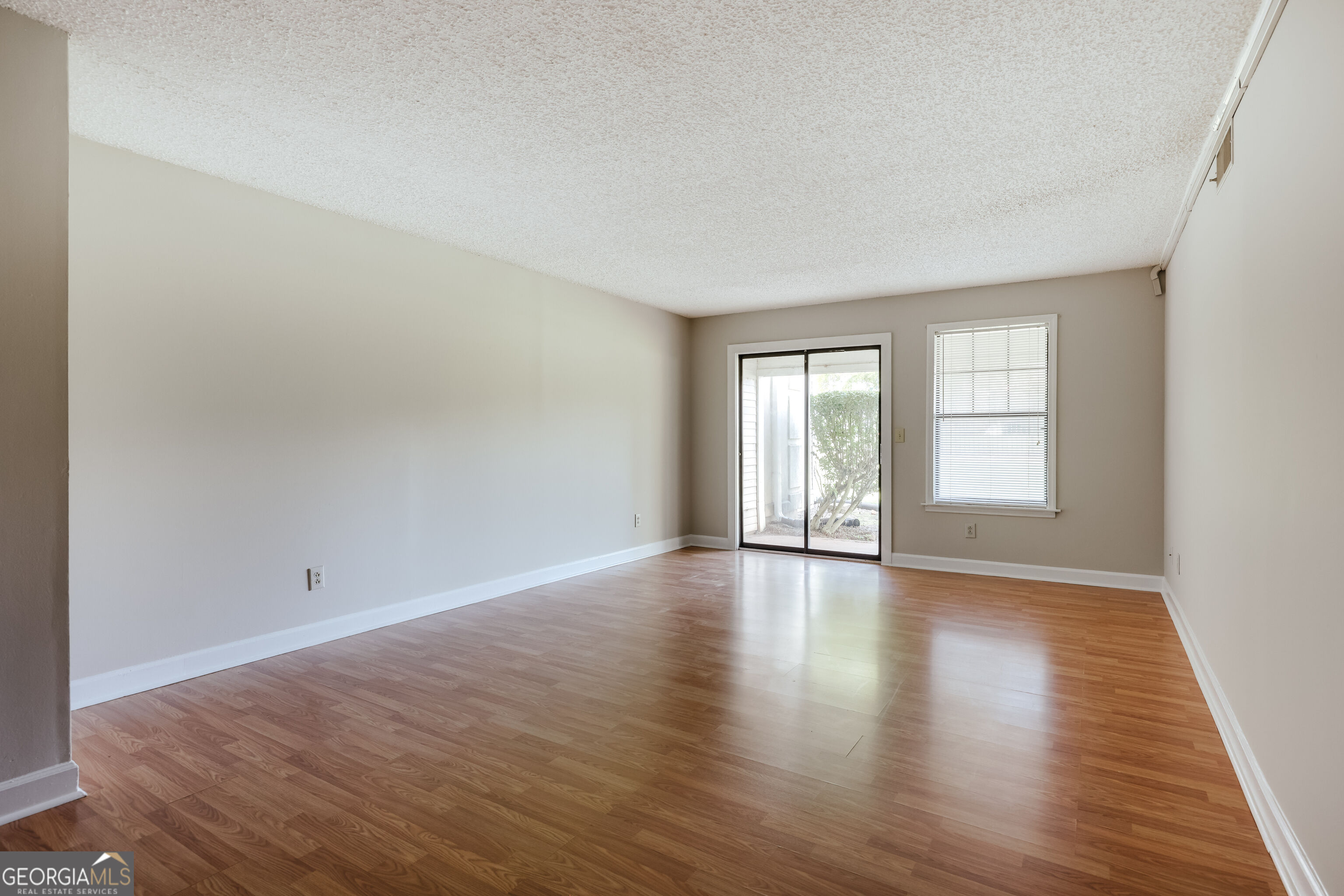 290 Appleby Drive # 153 Property Photo 10