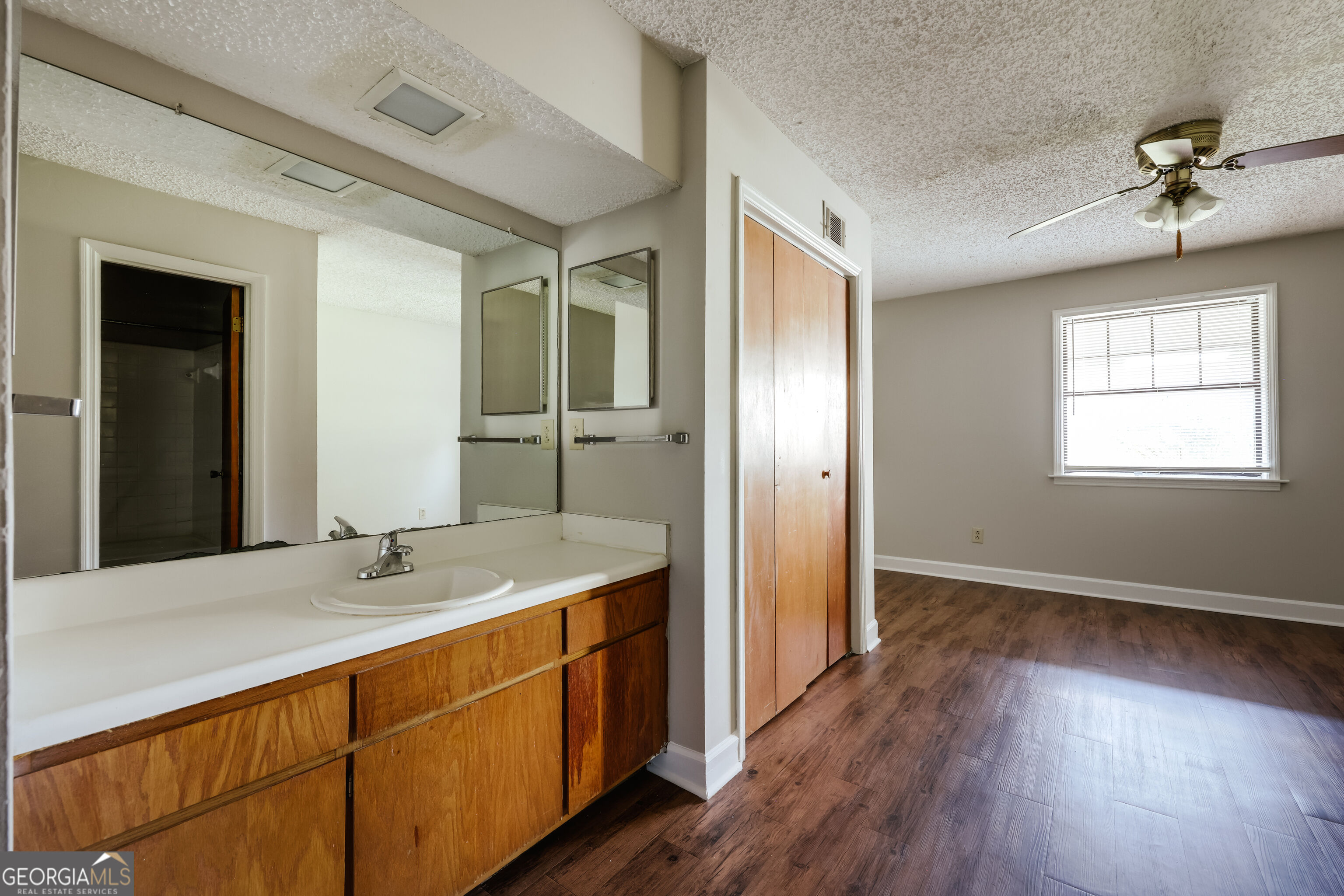 290 Appleby Drive # 153 Property Photo 12
