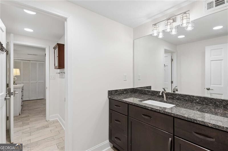 2383 Riverglenn Circle Property Photo 45