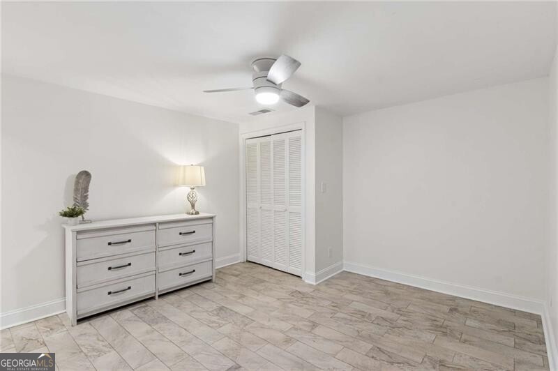 2383 Riverglenn Circle Property Photo 47