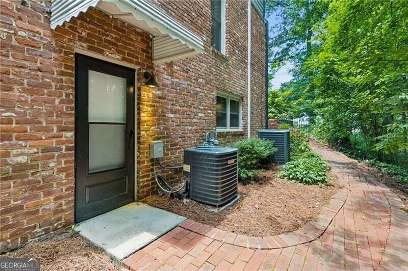2383 Riverglenn Circle Property Photo 49