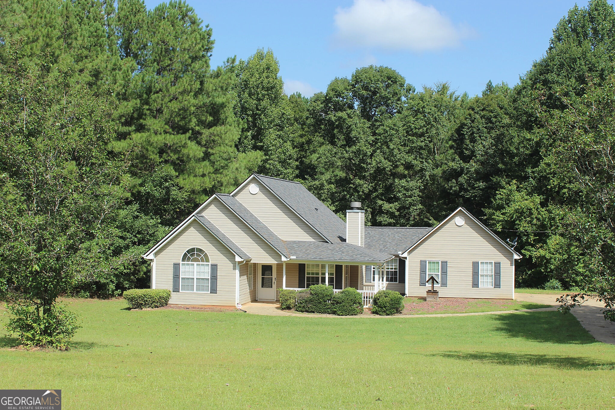 5613 Hwy 81 E Property Photo 1