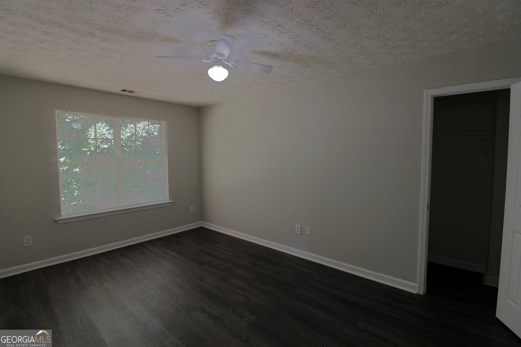5613 Hwy 81 E Property Photo 4