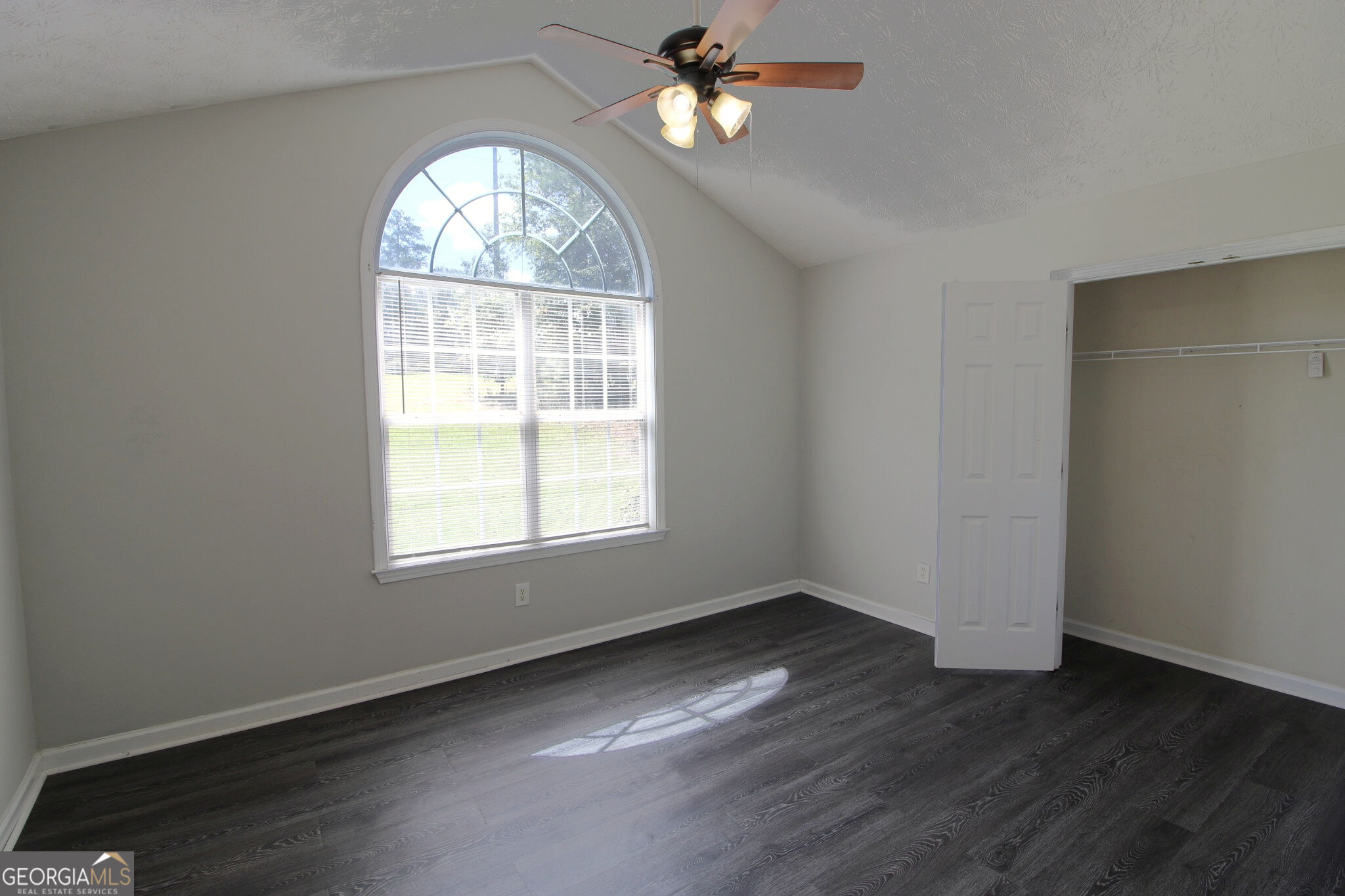 5613 Hwy 81 E Property Photo 9
