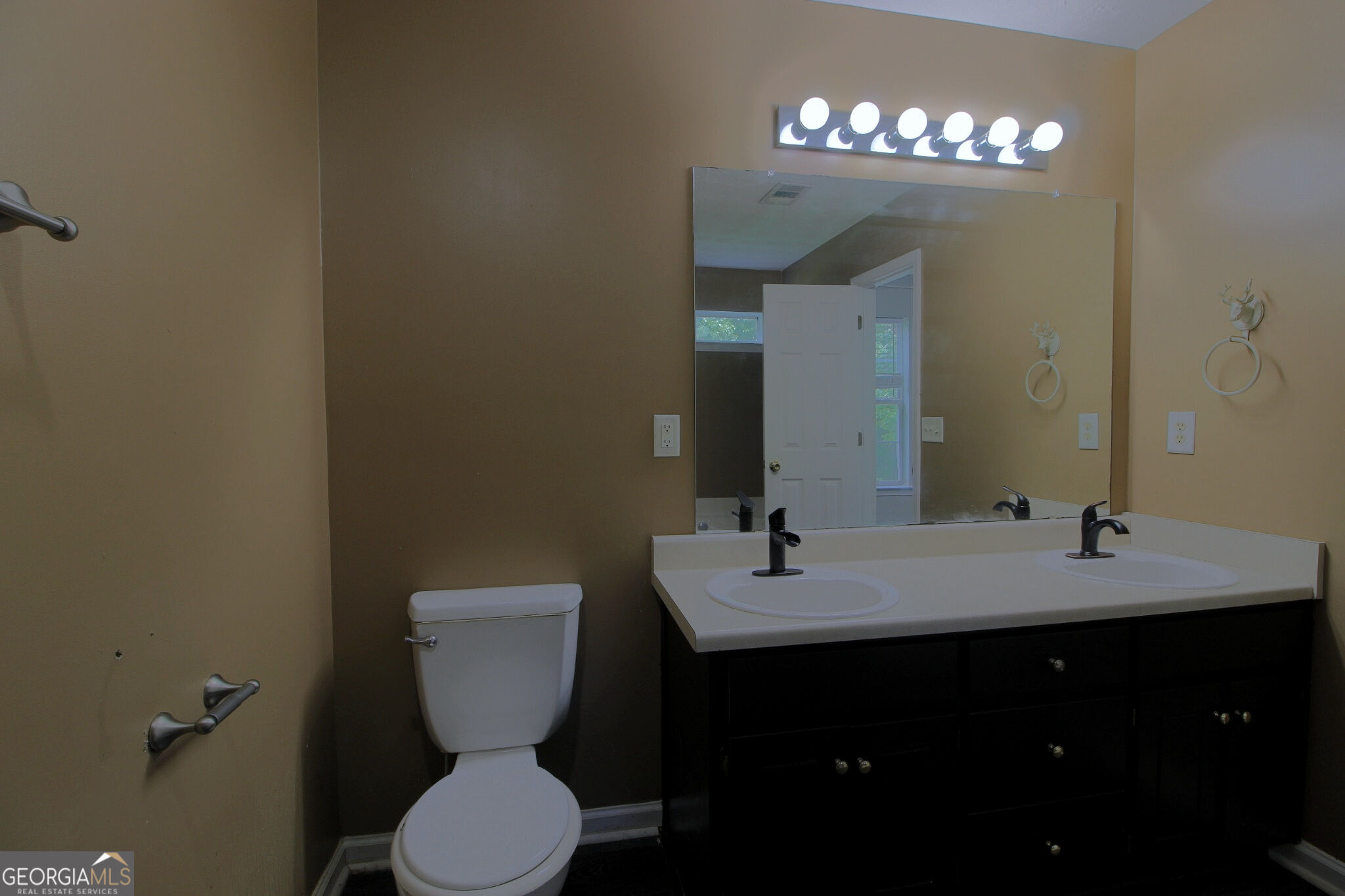 5613 Hwy 81 E Property Photo 10
