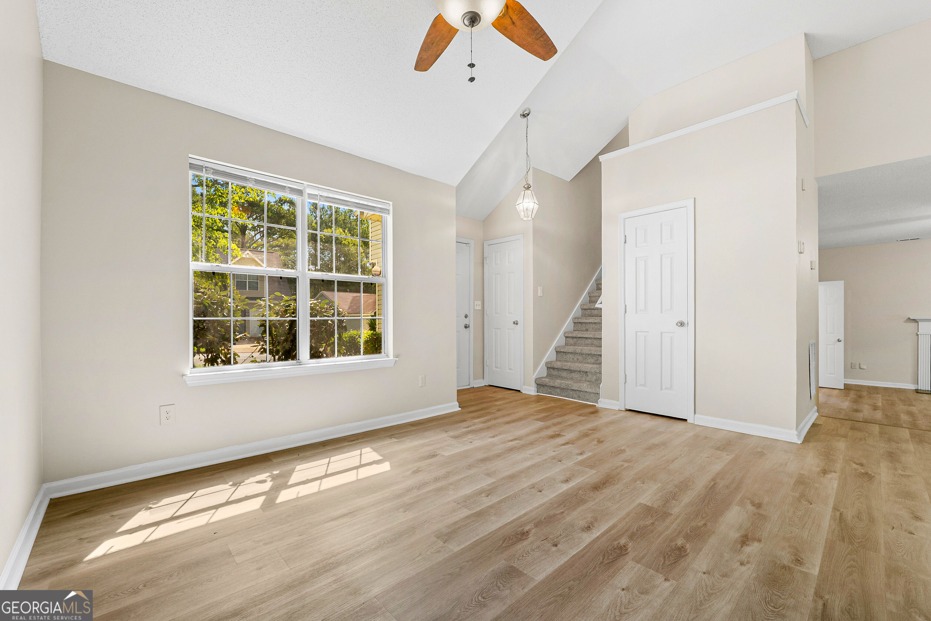 2397 Rambling Way Property Photo 5