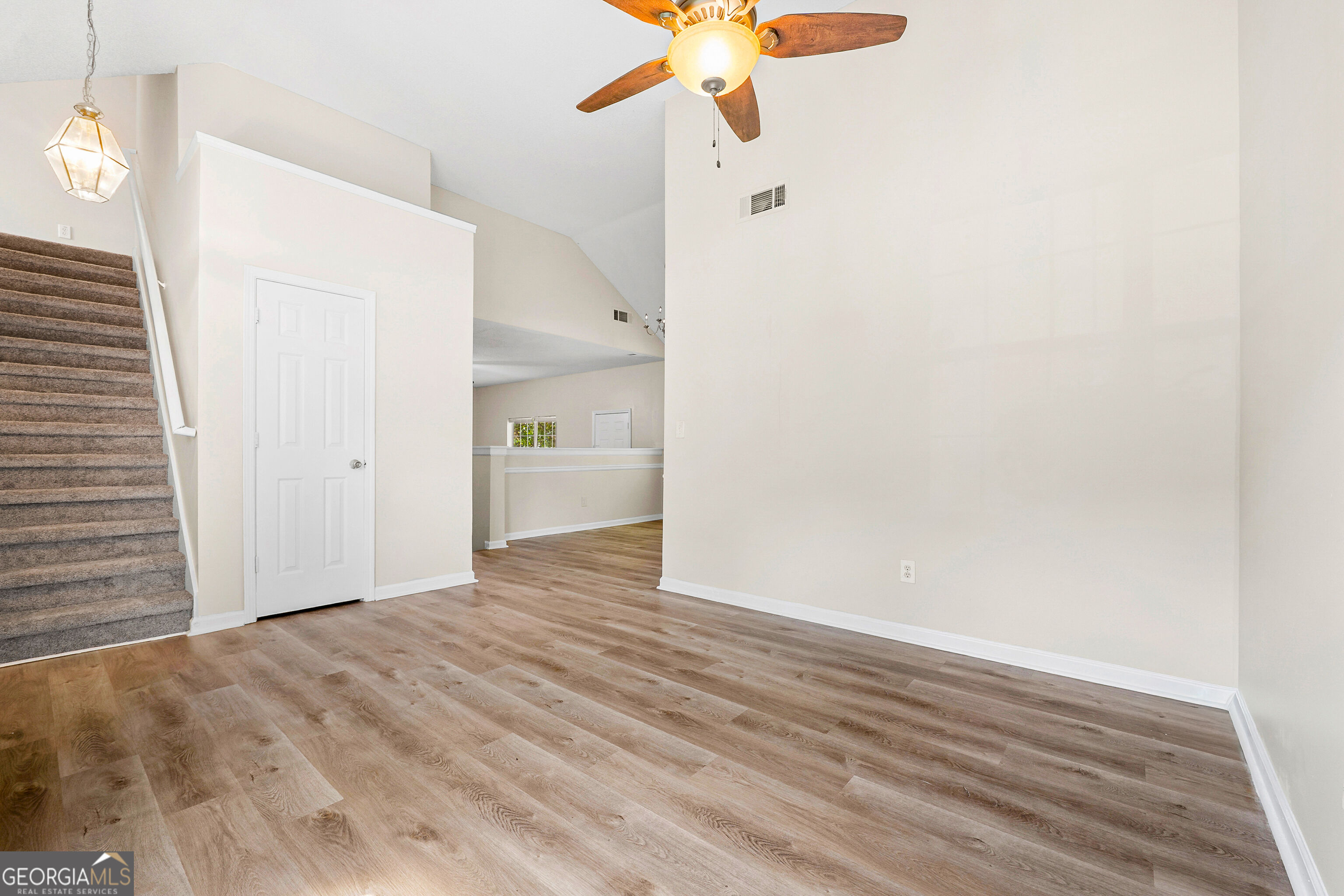 2397 Rambling Way Property Photo 6