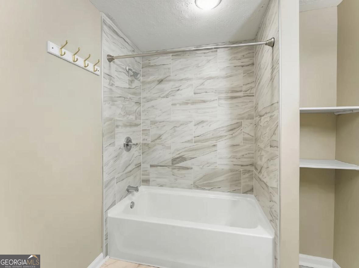 2304 Avalon Road Property Photo 10