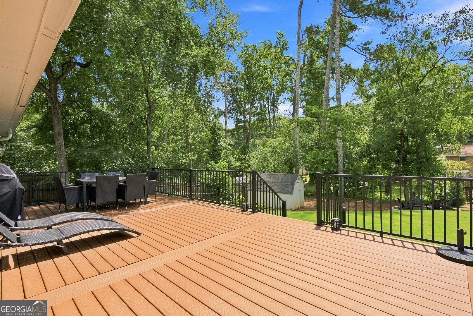 1206 Pinehurst Circle Se Property Photo 2