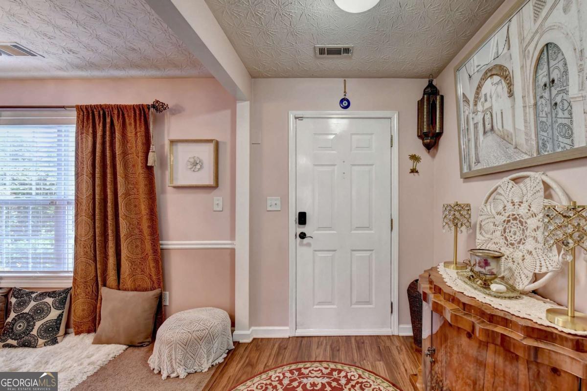 4654 Pine Isle Way Property Photo 6