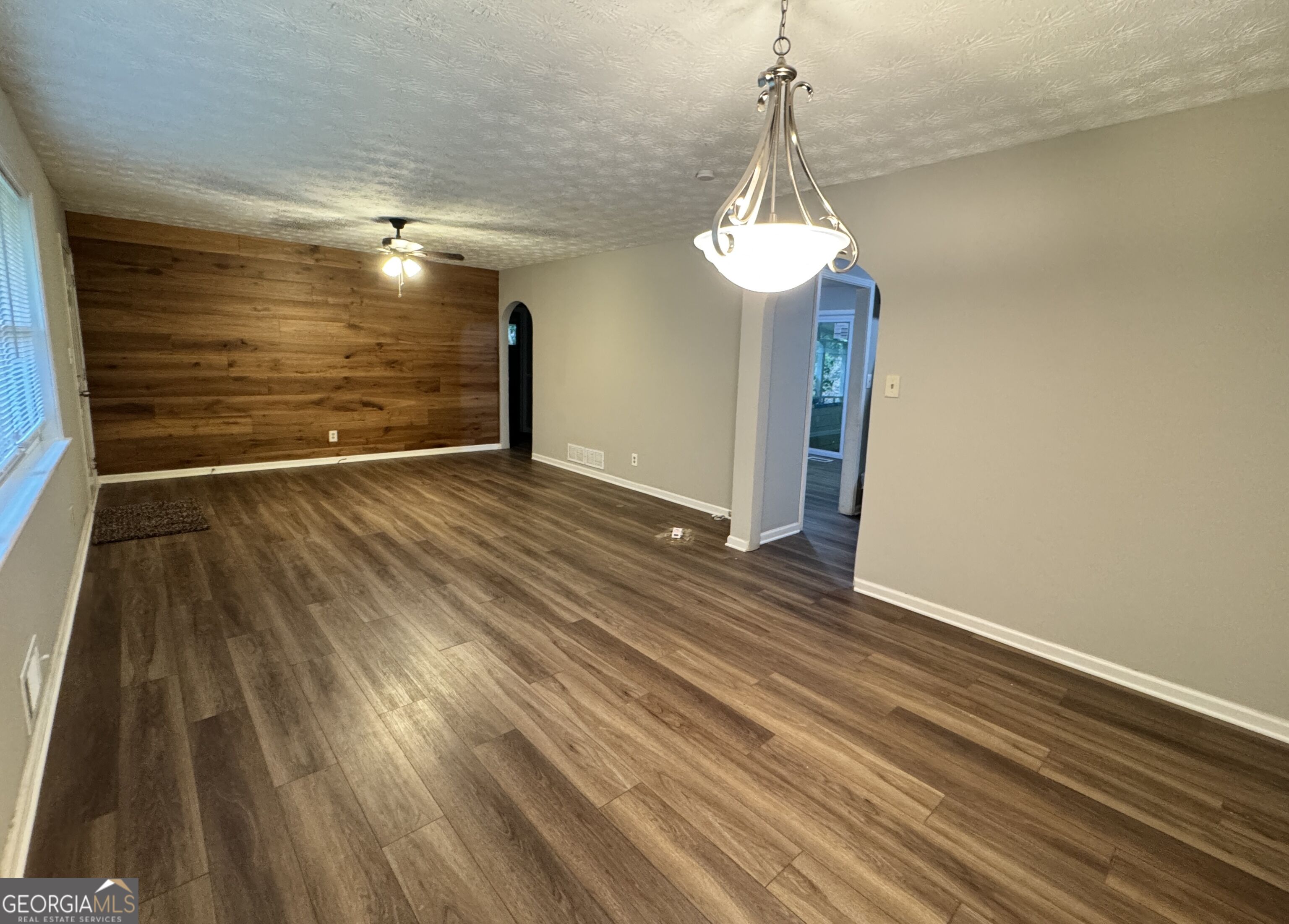 452 Windsor Drive Sw Property Photo 2