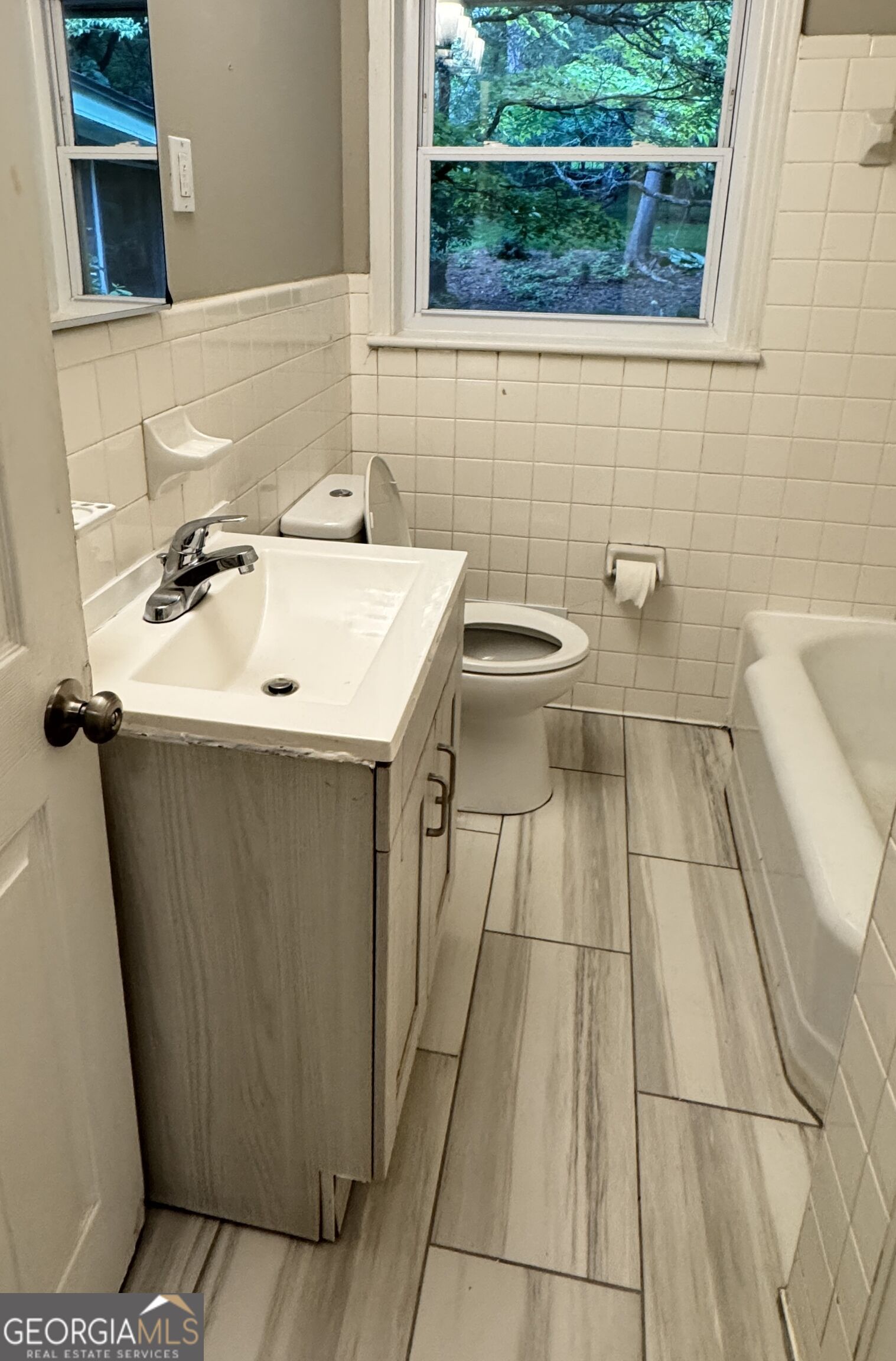 452 Windsor Drive Sw Property Photo 8