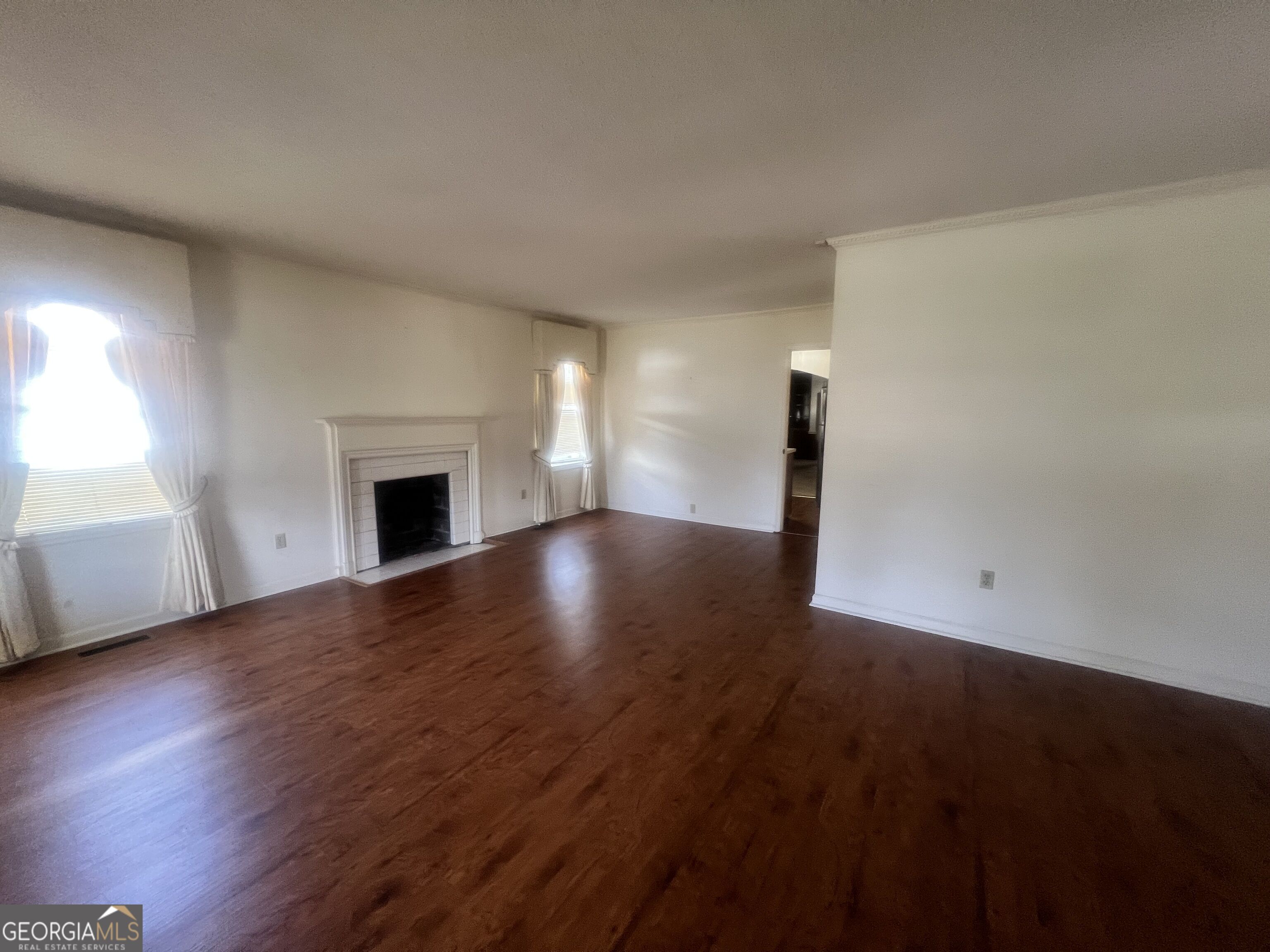 127 W Stuart Avenue Property Photo 7