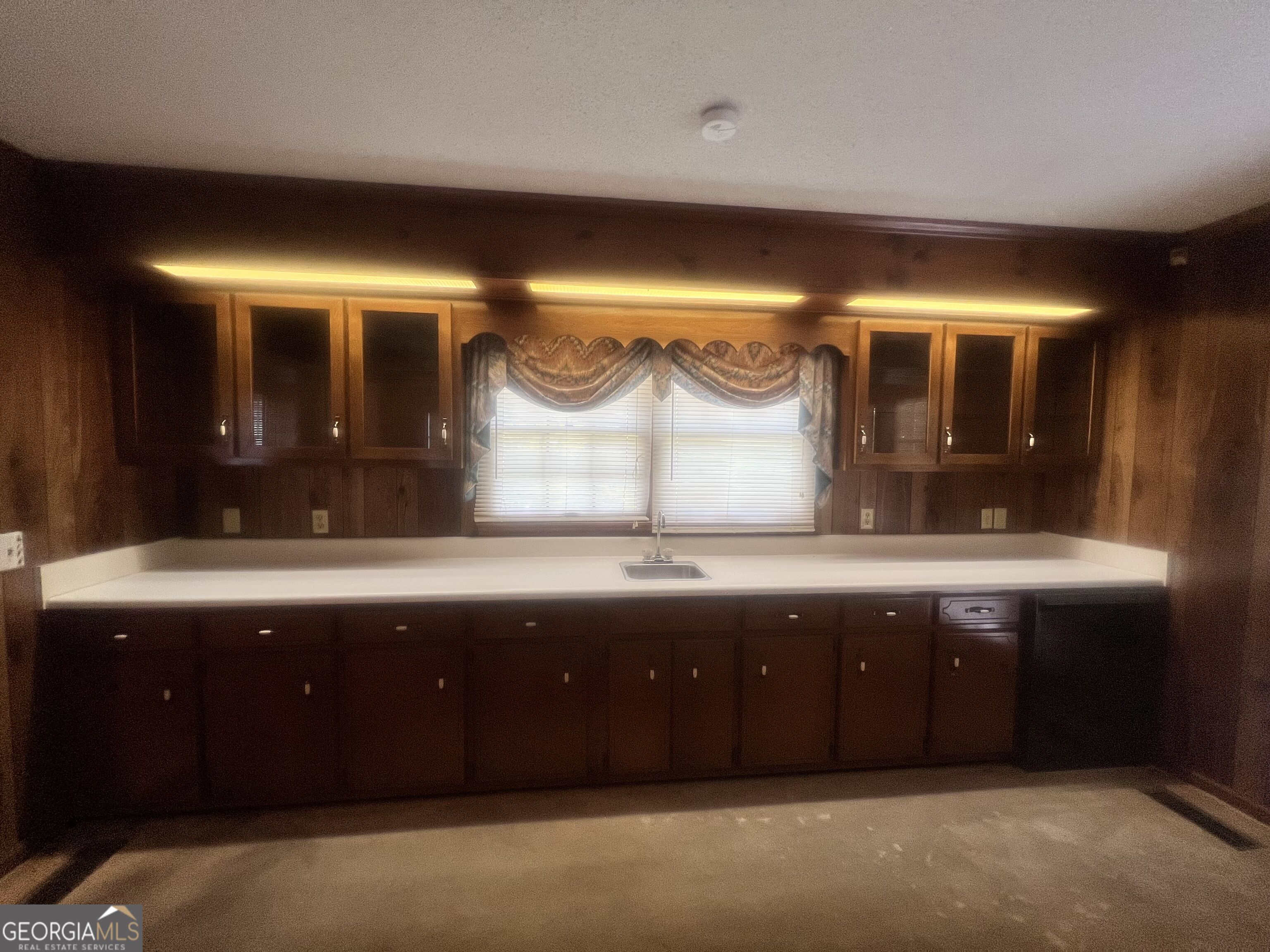 127 W Stuart Avenue Property Photo 8