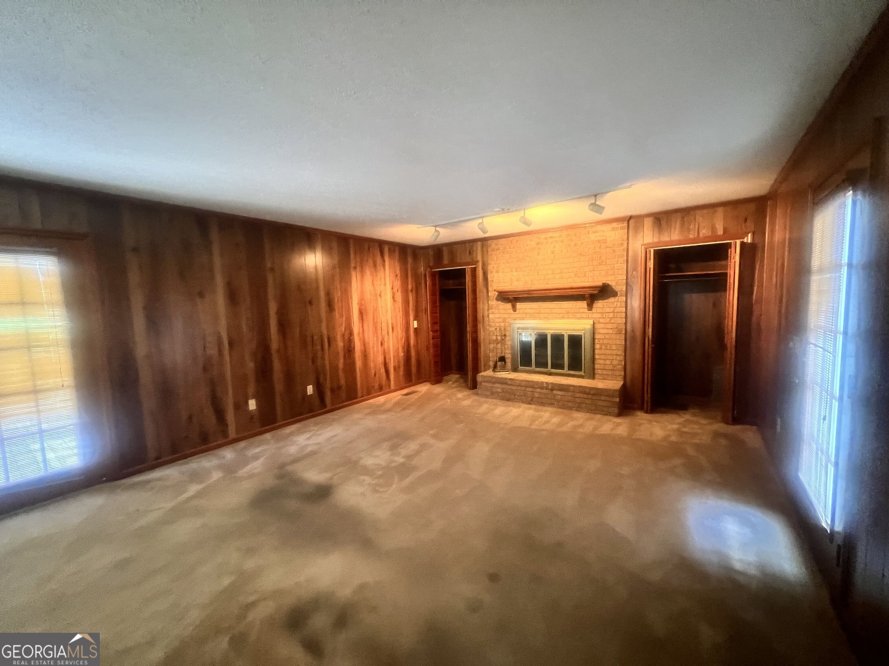 127 W Stuart Avenue Property Photo 10
