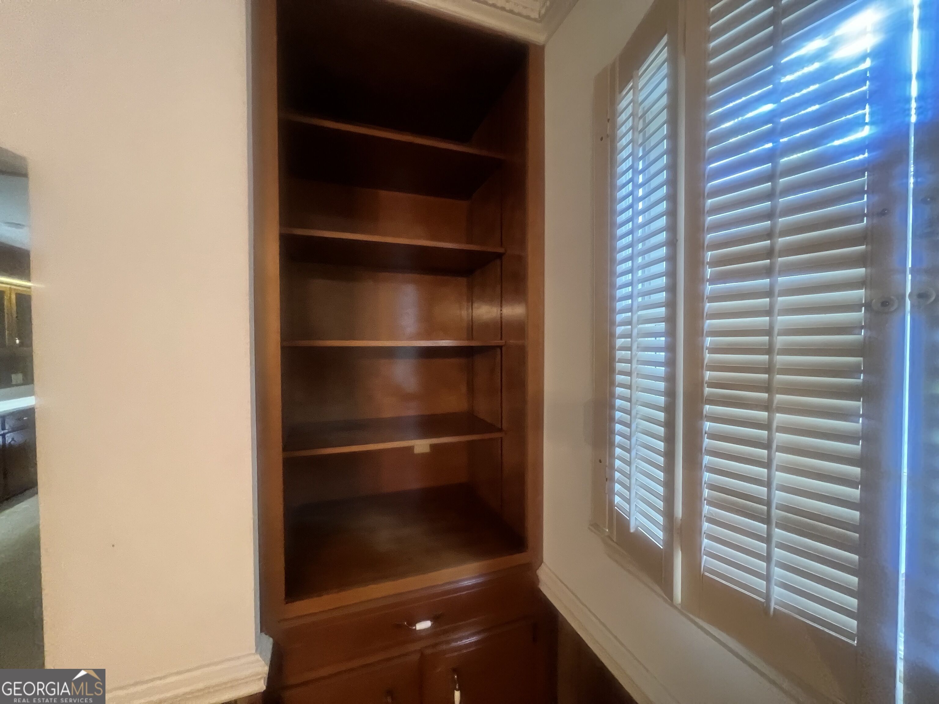 127 W Stuart Avenue Property Photo 12