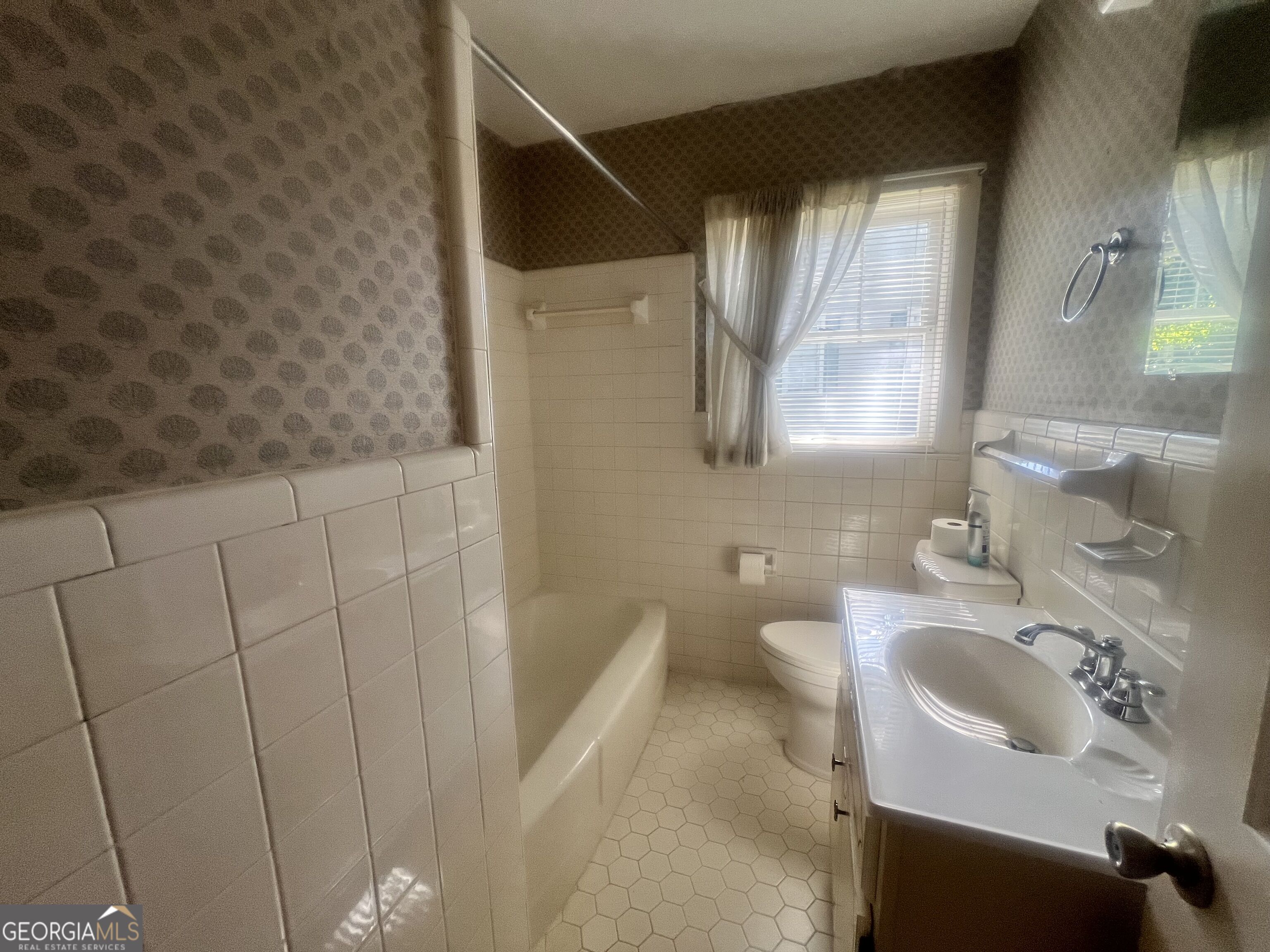 127 W Stuart Avenue Property Photo 13