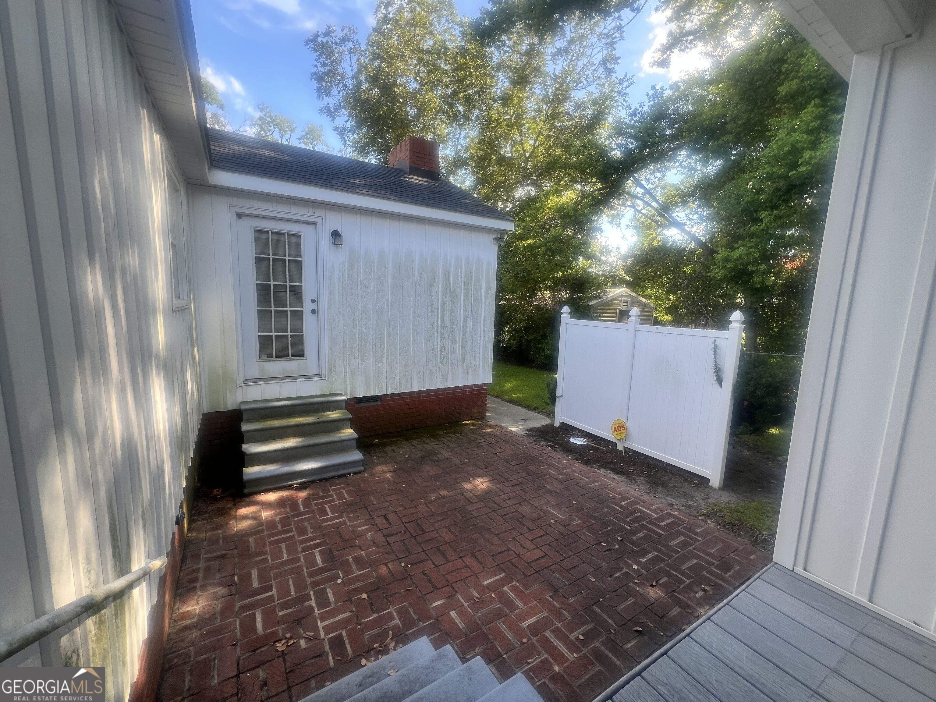 127 W Stuart Avenue Property Photo 15
