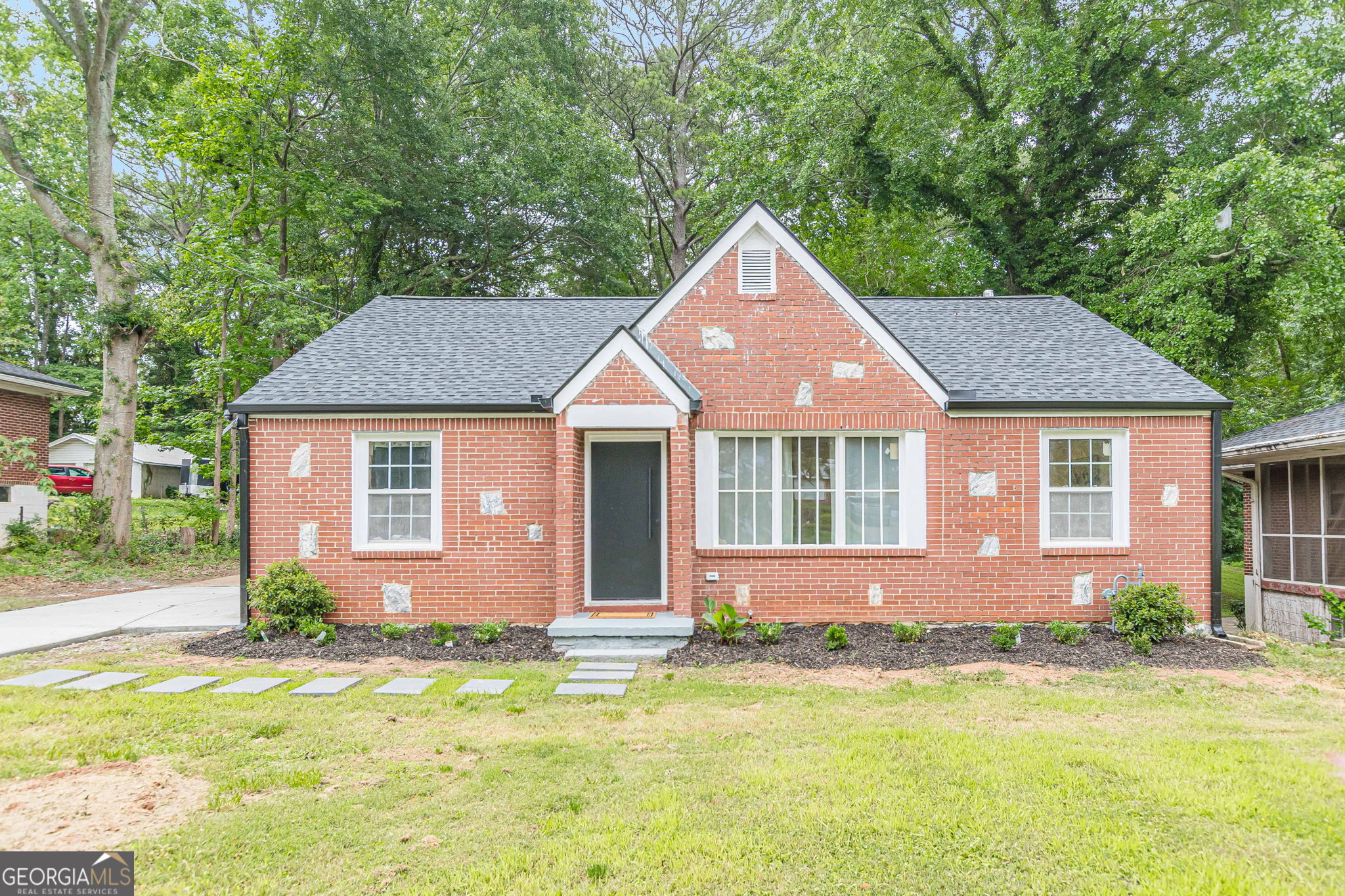 1240 Fayetteville Road SE Property Photo 1