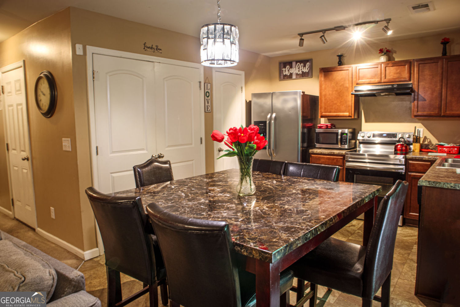 5626 Laurel Ridge Drive Property Photo 3