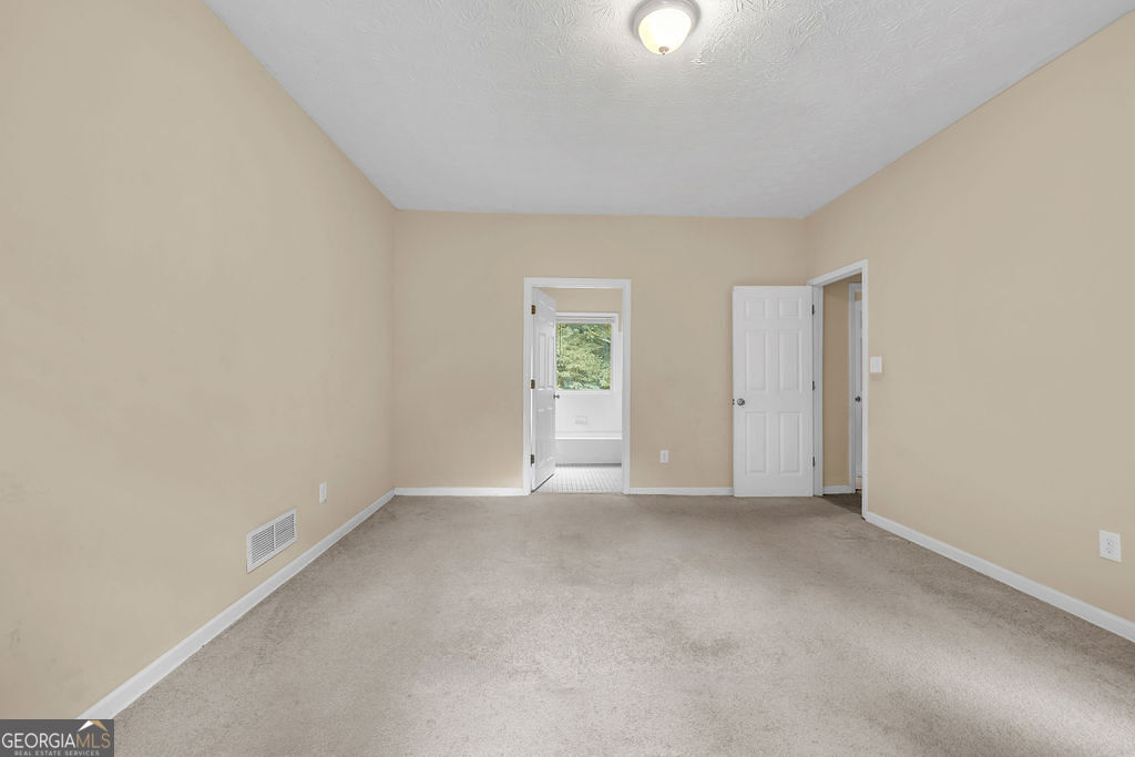 1102 Plantation Drive Se Property Photo 15