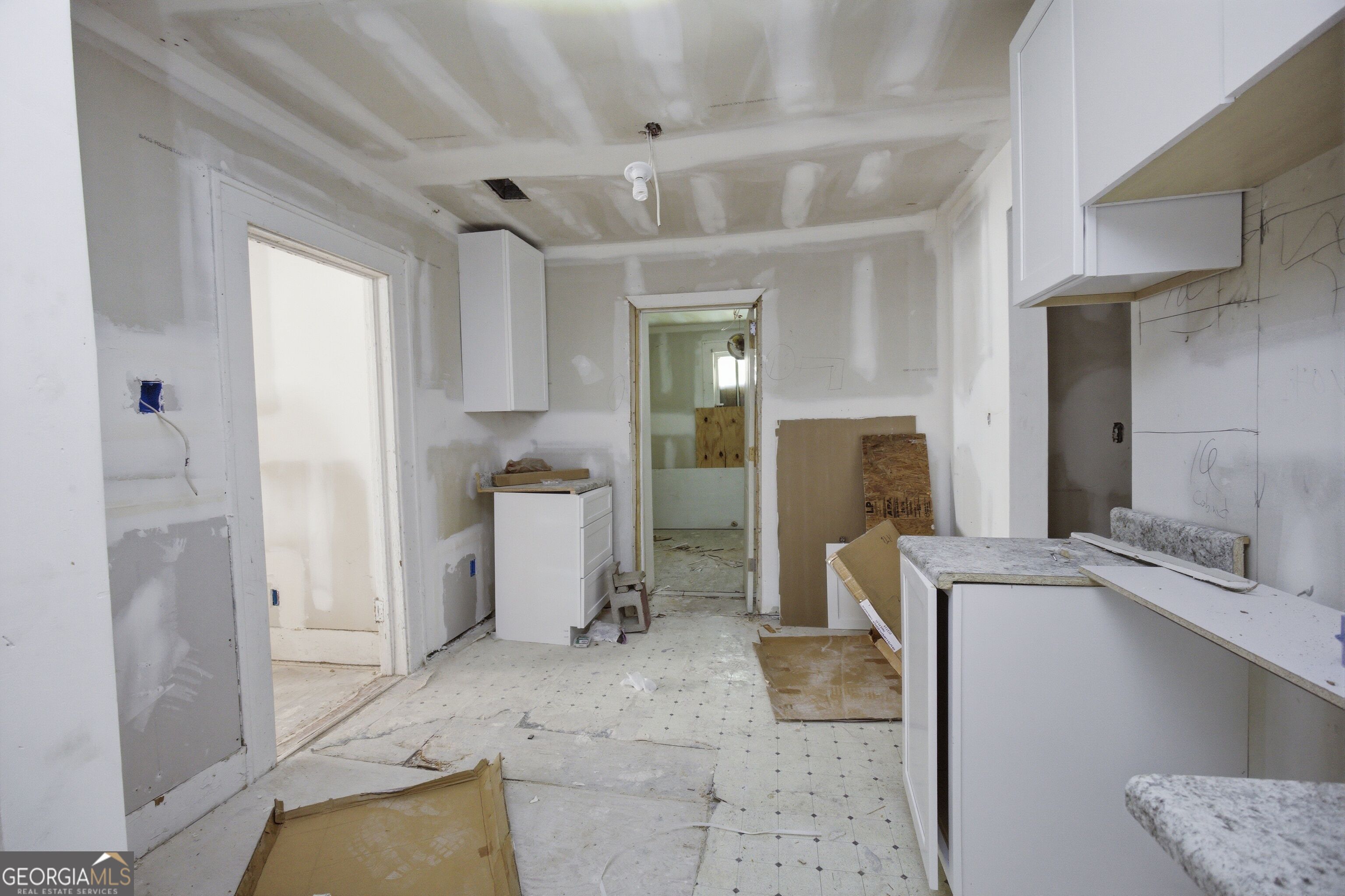 805 Ponce De Leon Avenue Property Photo 8