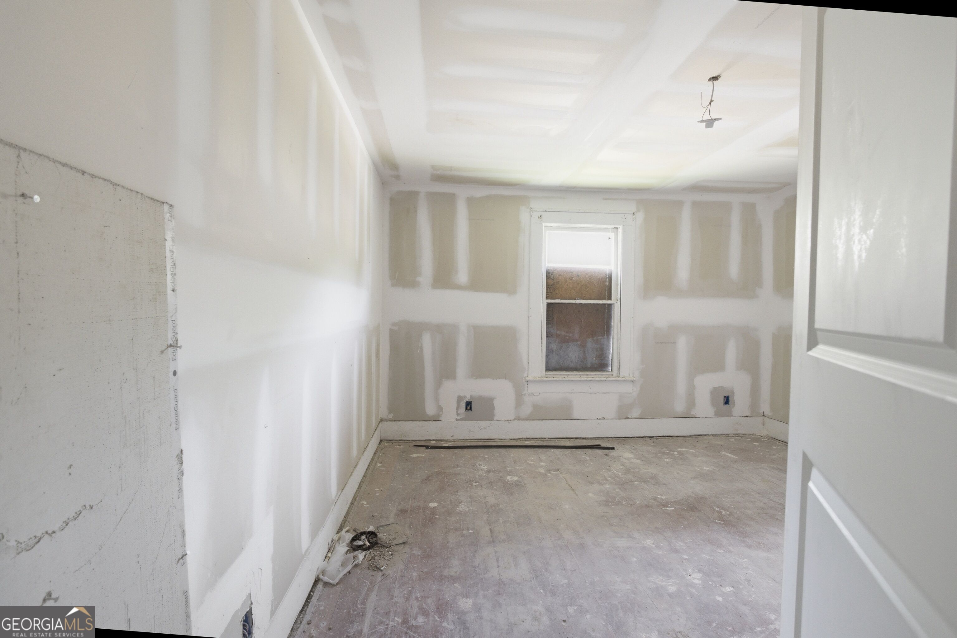 805 Ponce De Leon Avenue Property Photo 10
