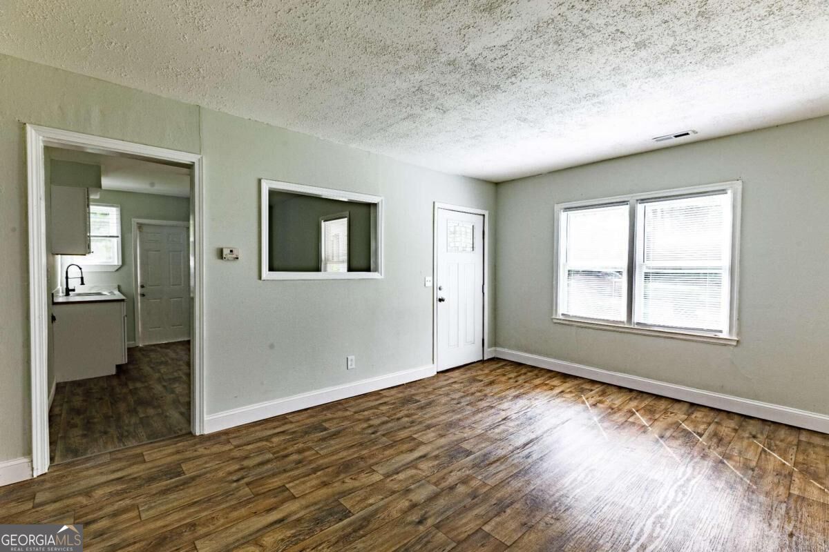 1361 Byrere Terrace Sw Property Photo 4