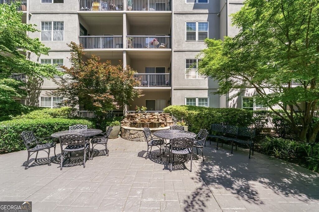 1074 Peachtree Walk Ne # B220 Property Photo 16