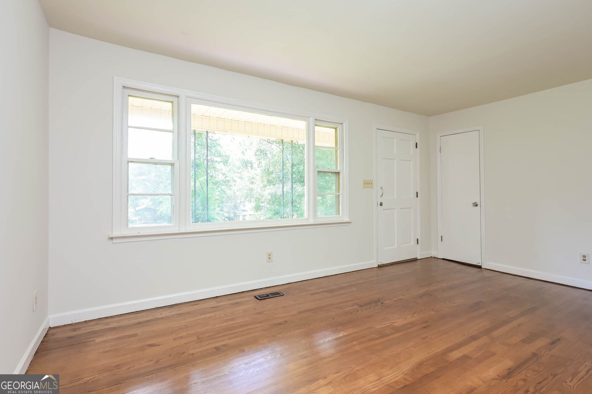 192 Sun Valley Drive Property Photo 6
