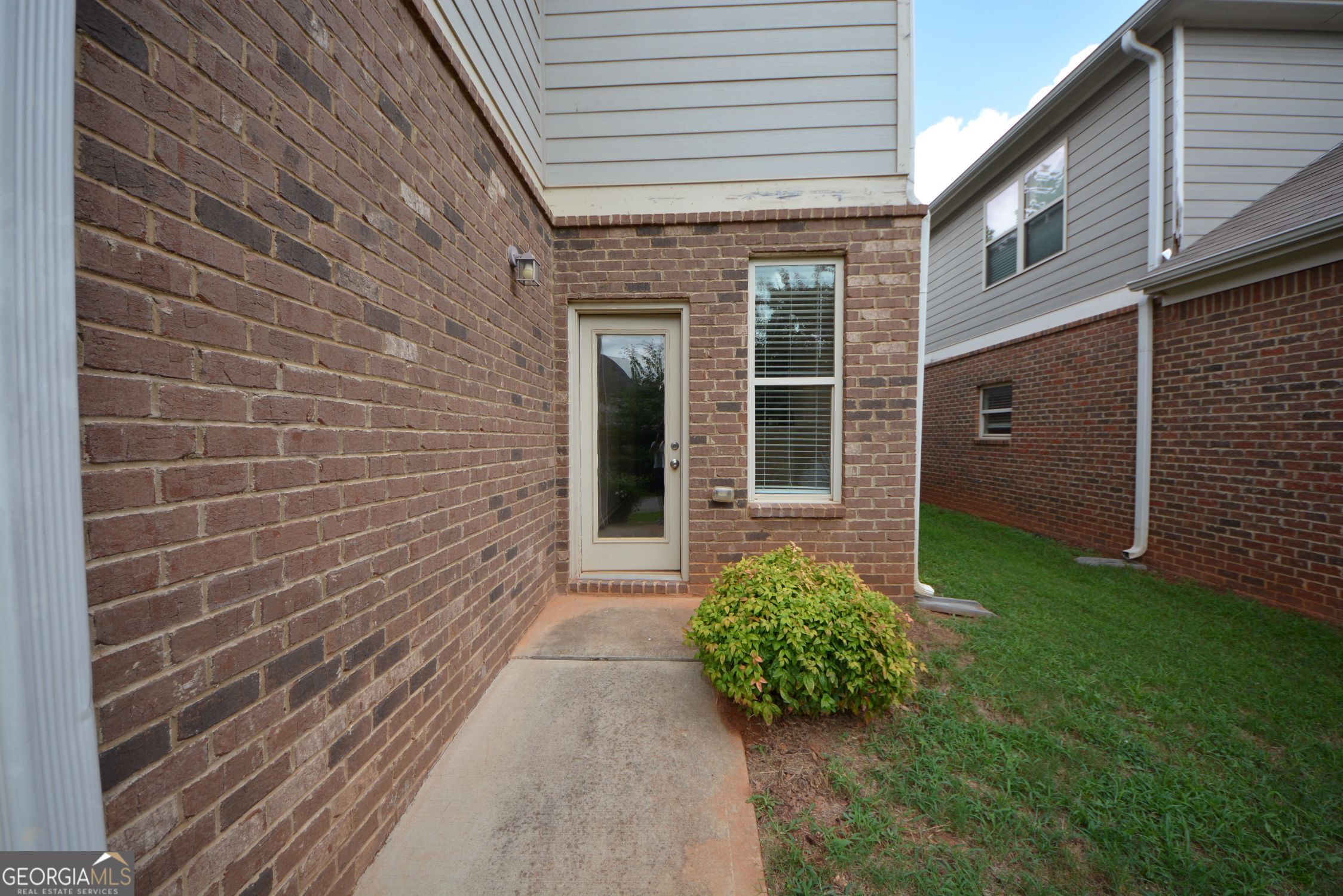 167 Daisy Circle Property Photo 4