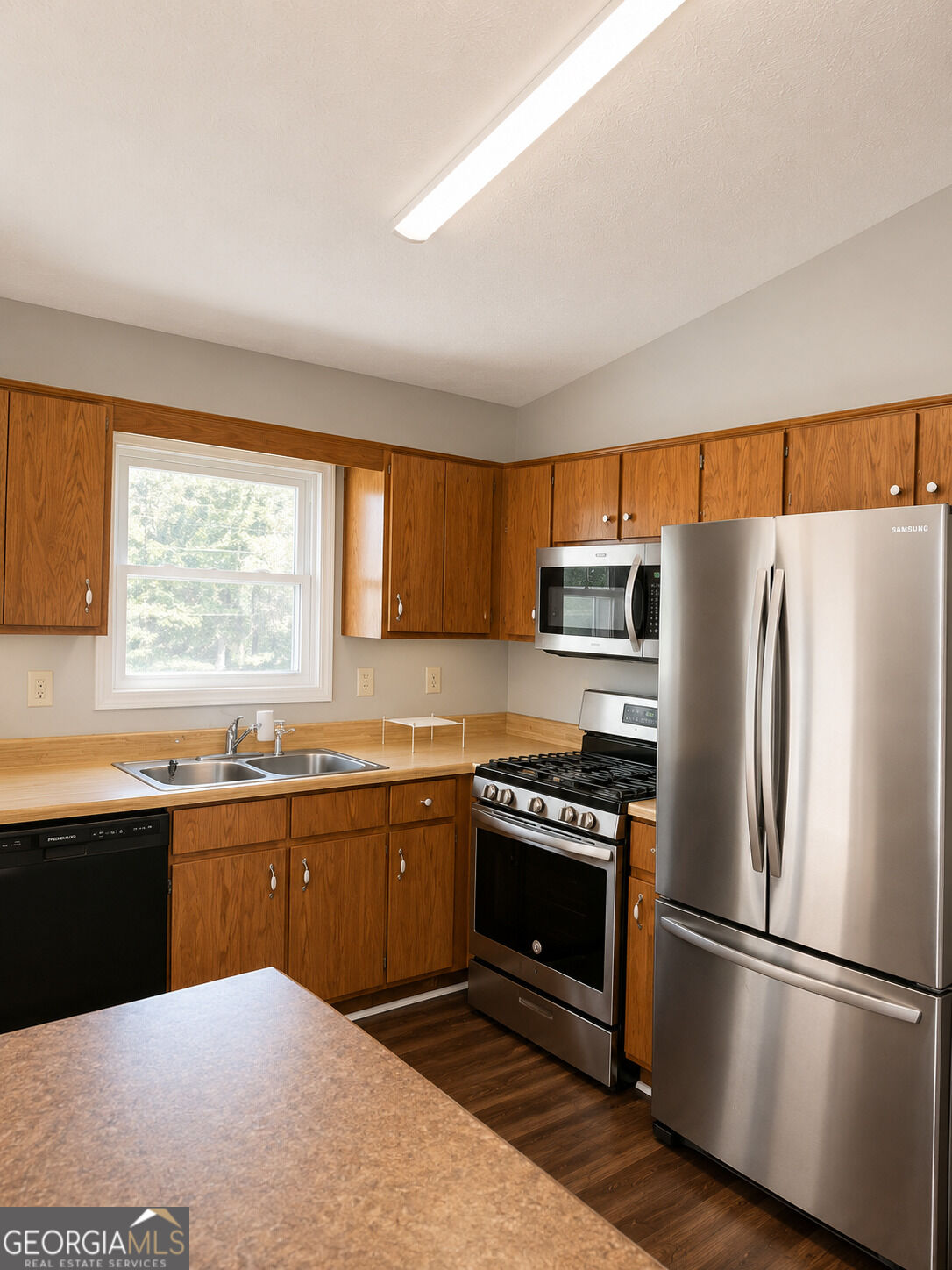 2061 Marshes Glenn Drive Property Photo 6