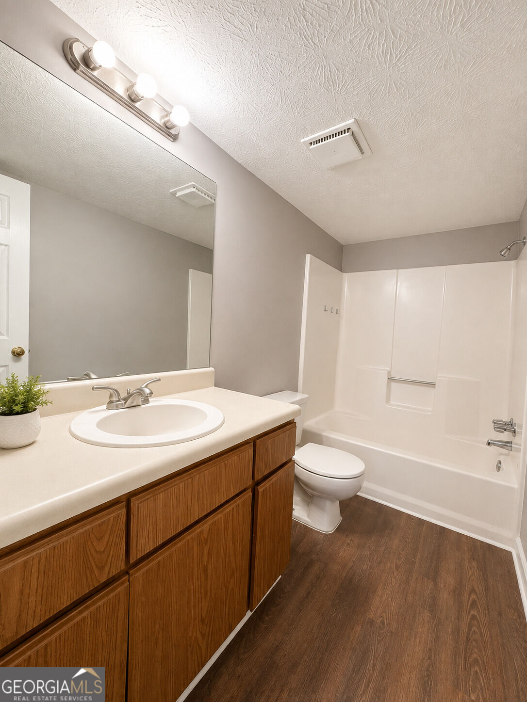 2061 Marshes Glenn Drive Property Photo 19