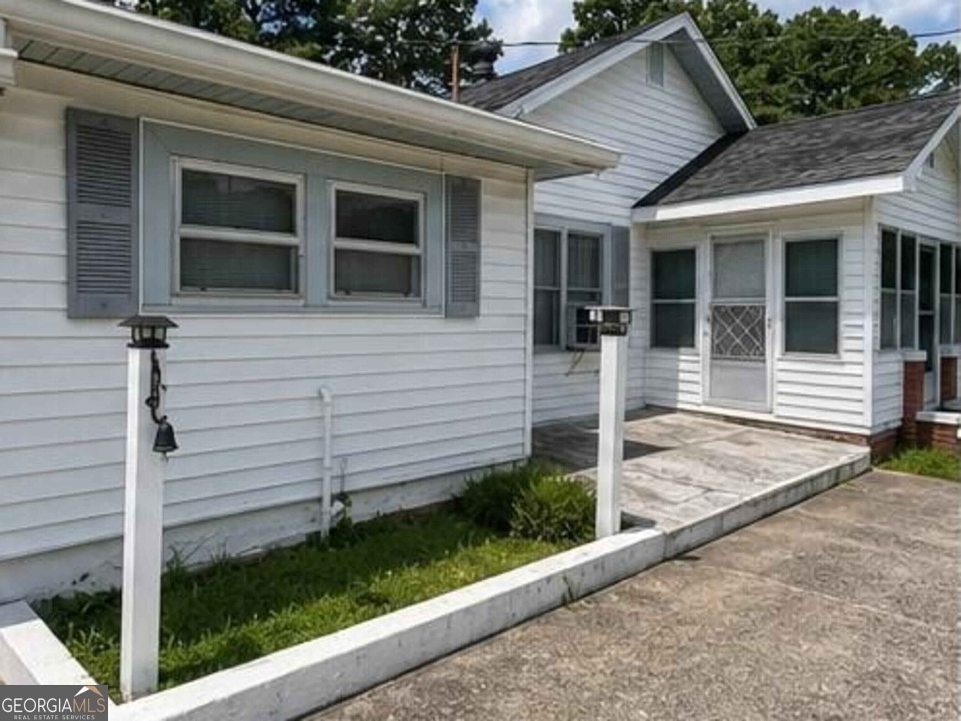 1385 W Currahee Street Property Photo 5