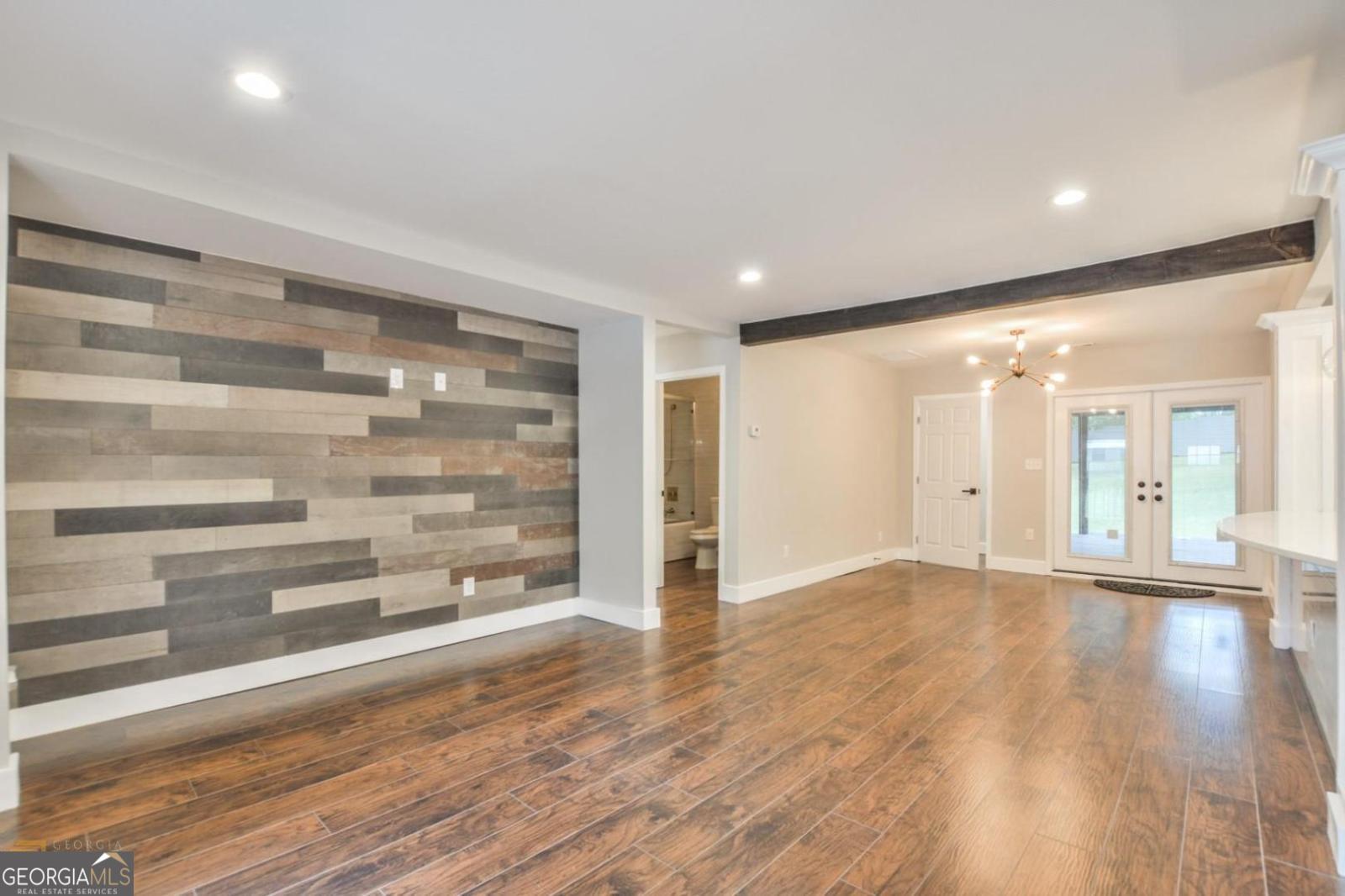 1391 Kennesaw Drive Nw Property Photo 4