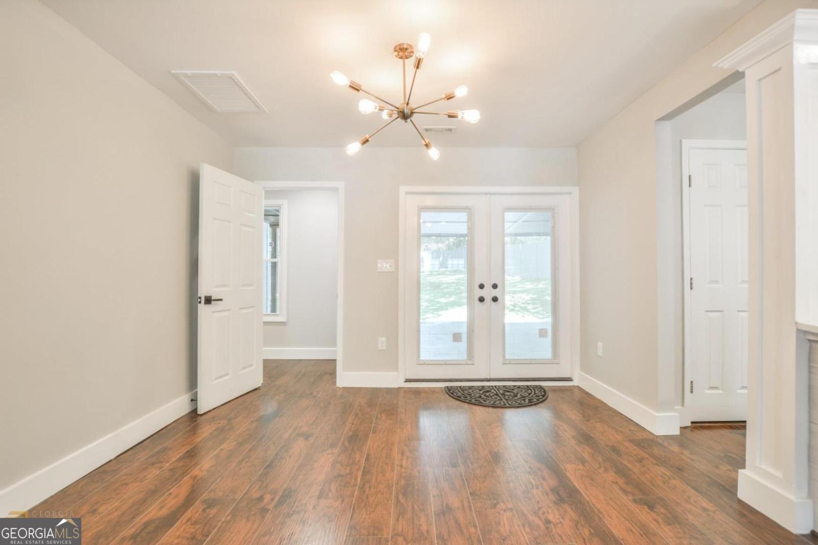 1391 Kennesaw Drive Nw Property Photo 5