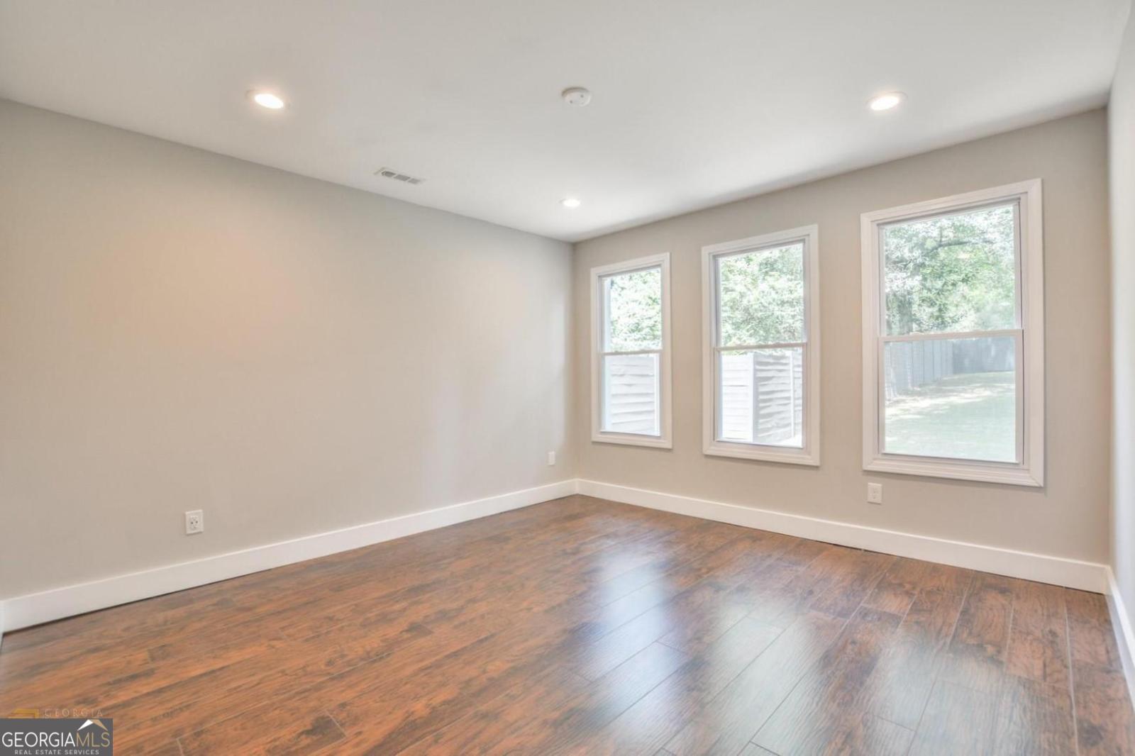 1391 Kennesaw Drive Nw Property Photo 9