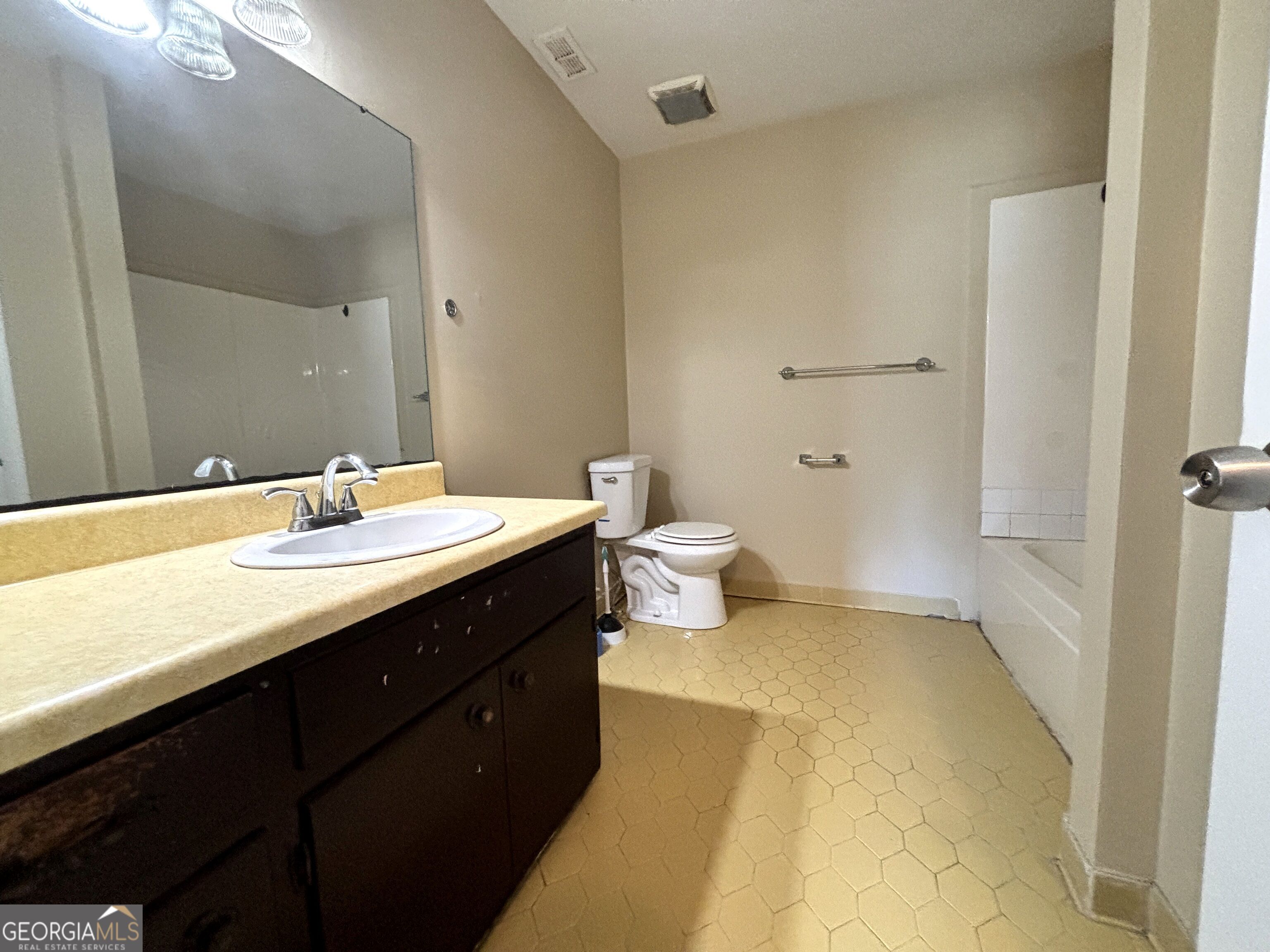 405 Elder Road Property Photo 3