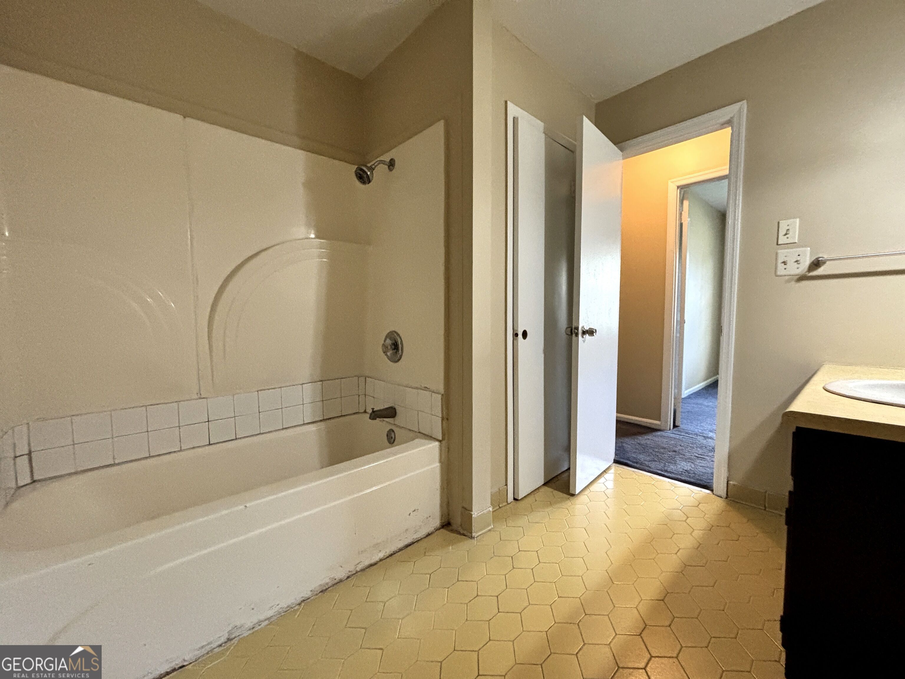 405 Elder Road Property Photo 4