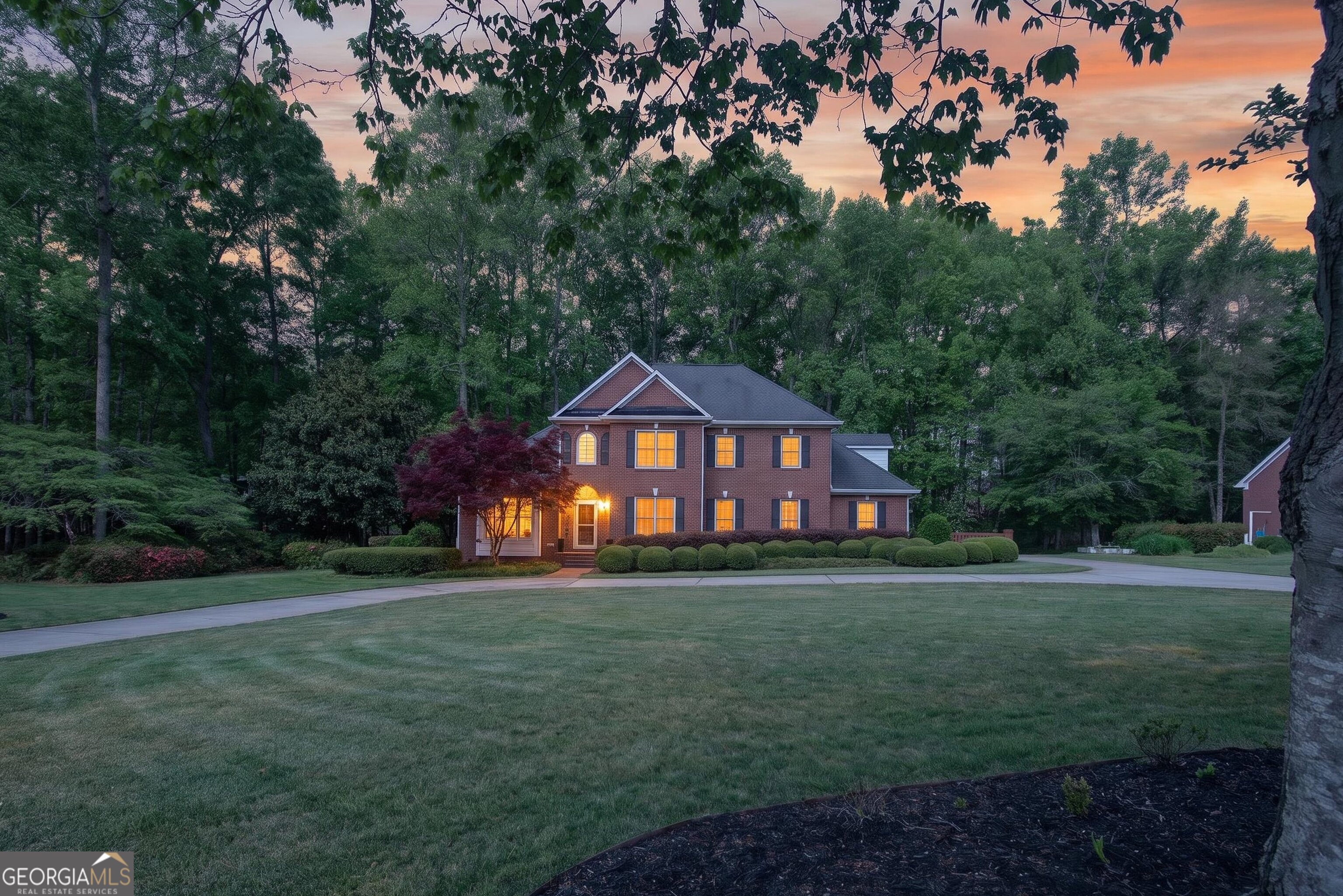 290 Youngs Circle Property Photo 2