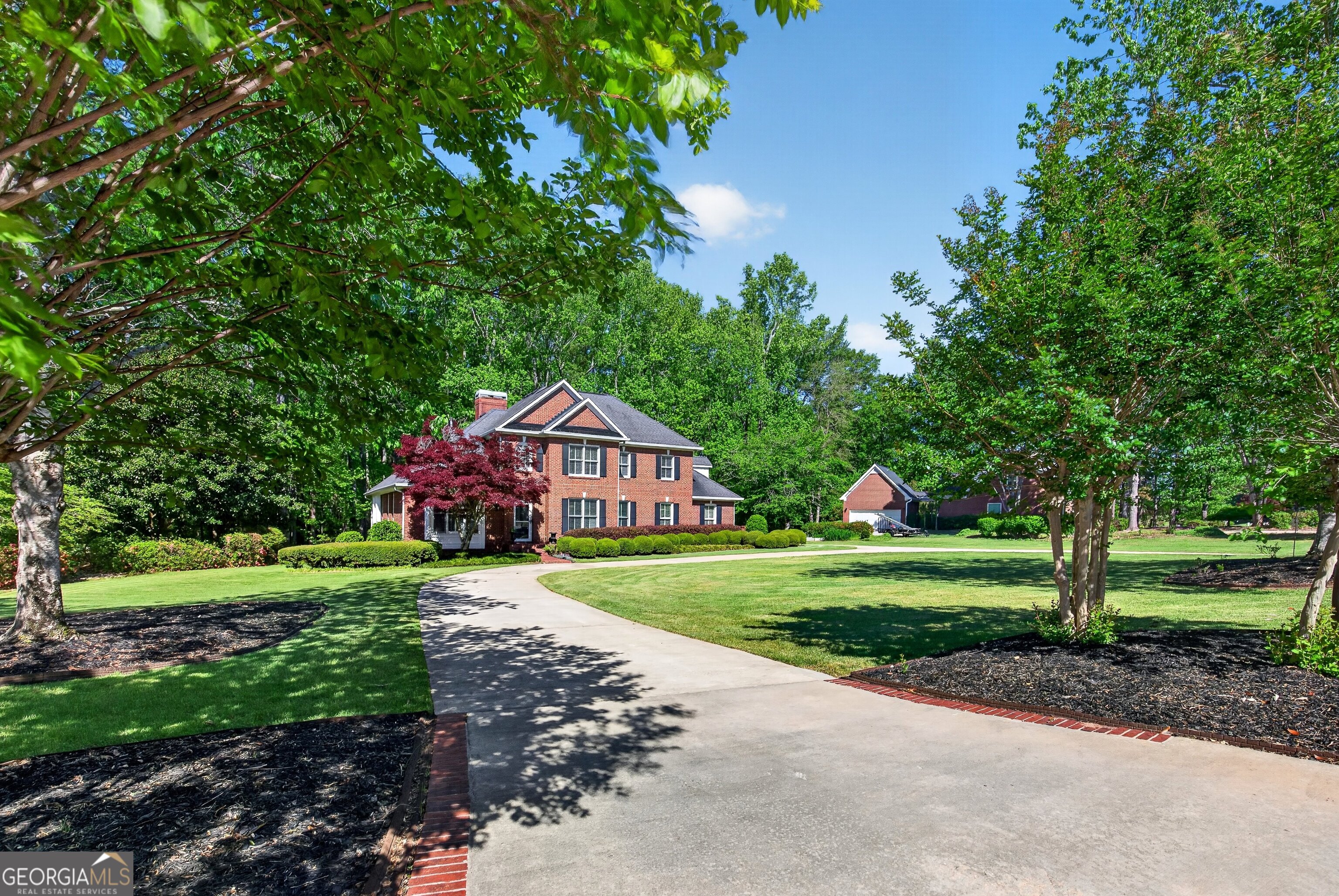 290 Youngs Circle Property Photo 4