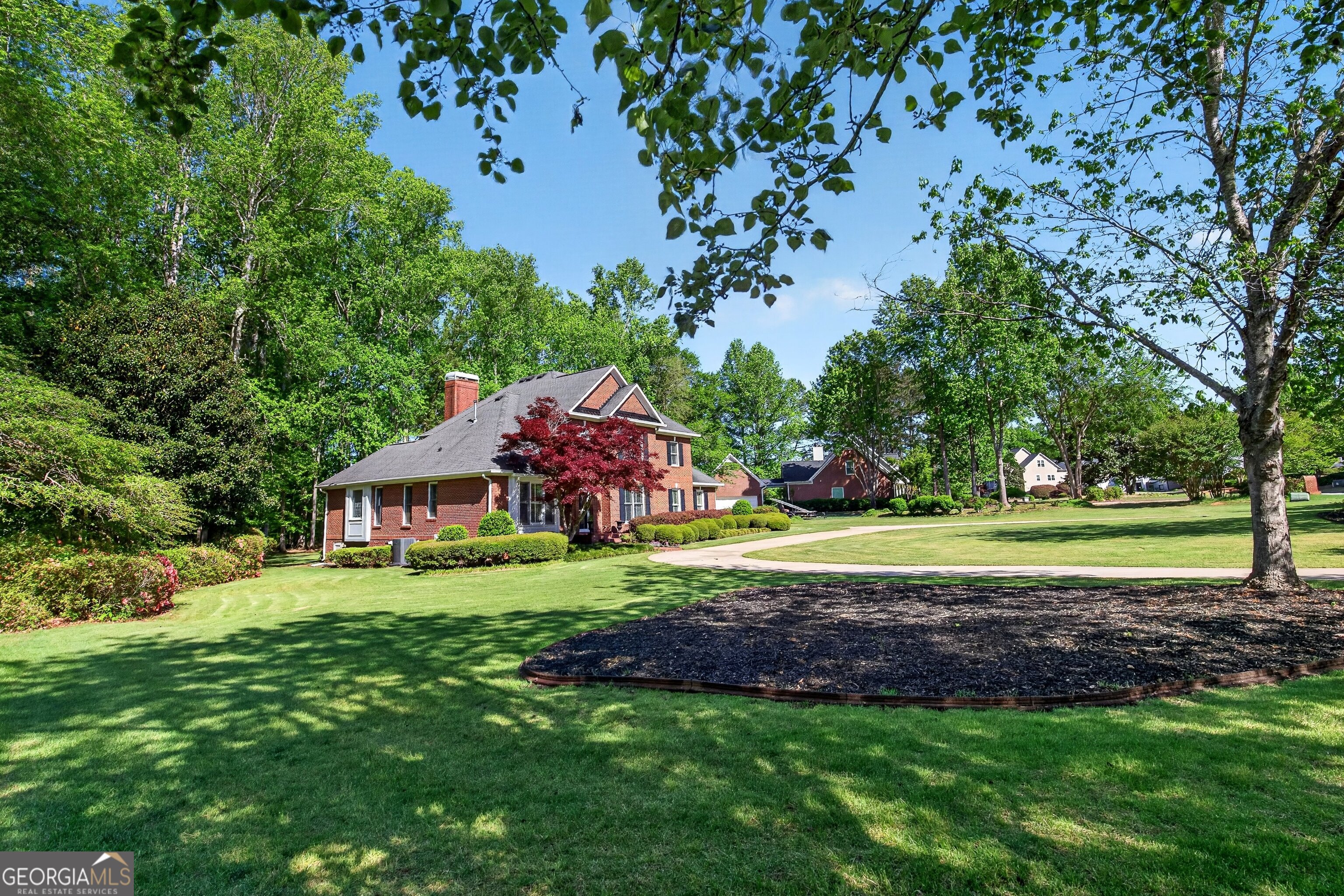 290 Youngs Circle Property Photo 5