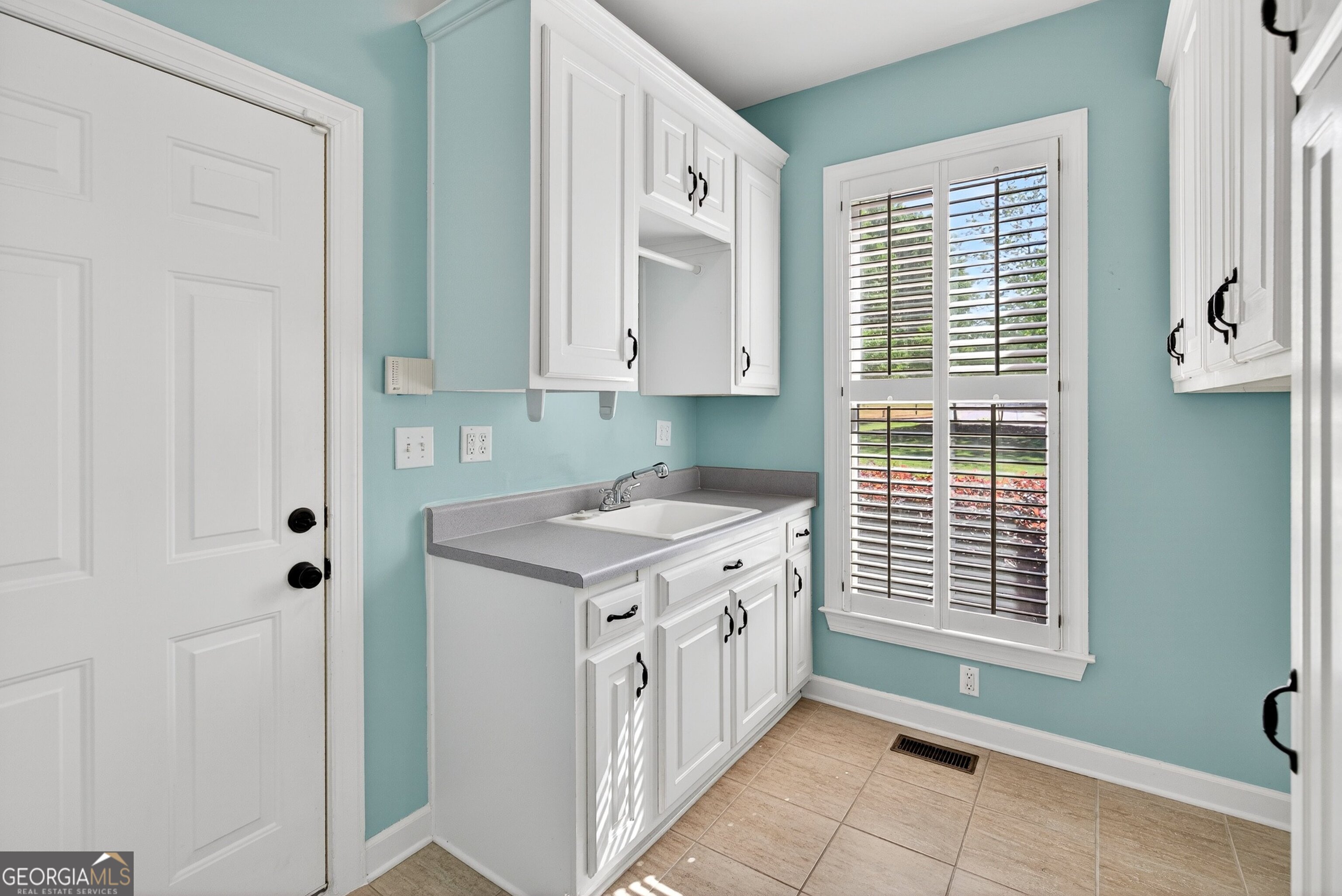 290 Youngs Circle Property Photo 37