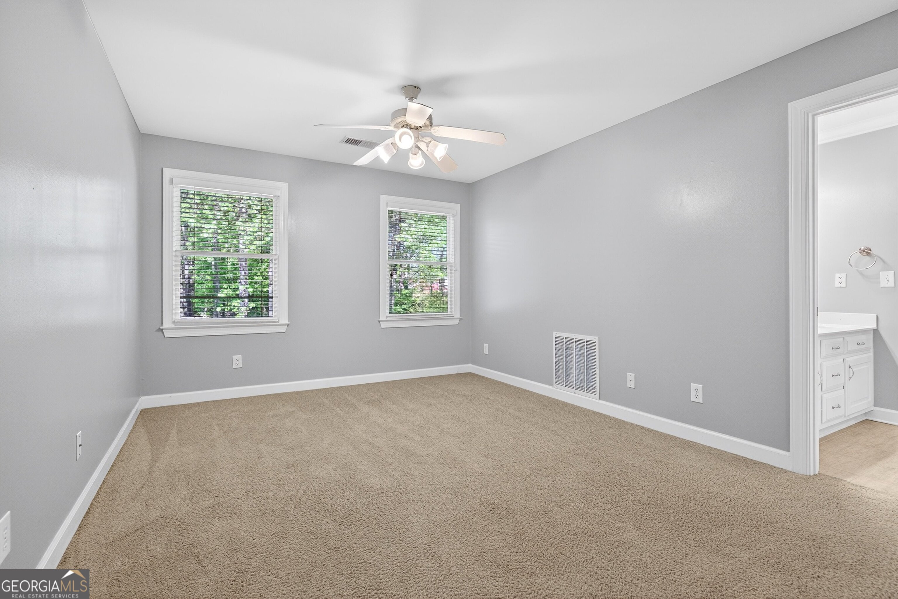 290 Youngs Circle Property Photo 45