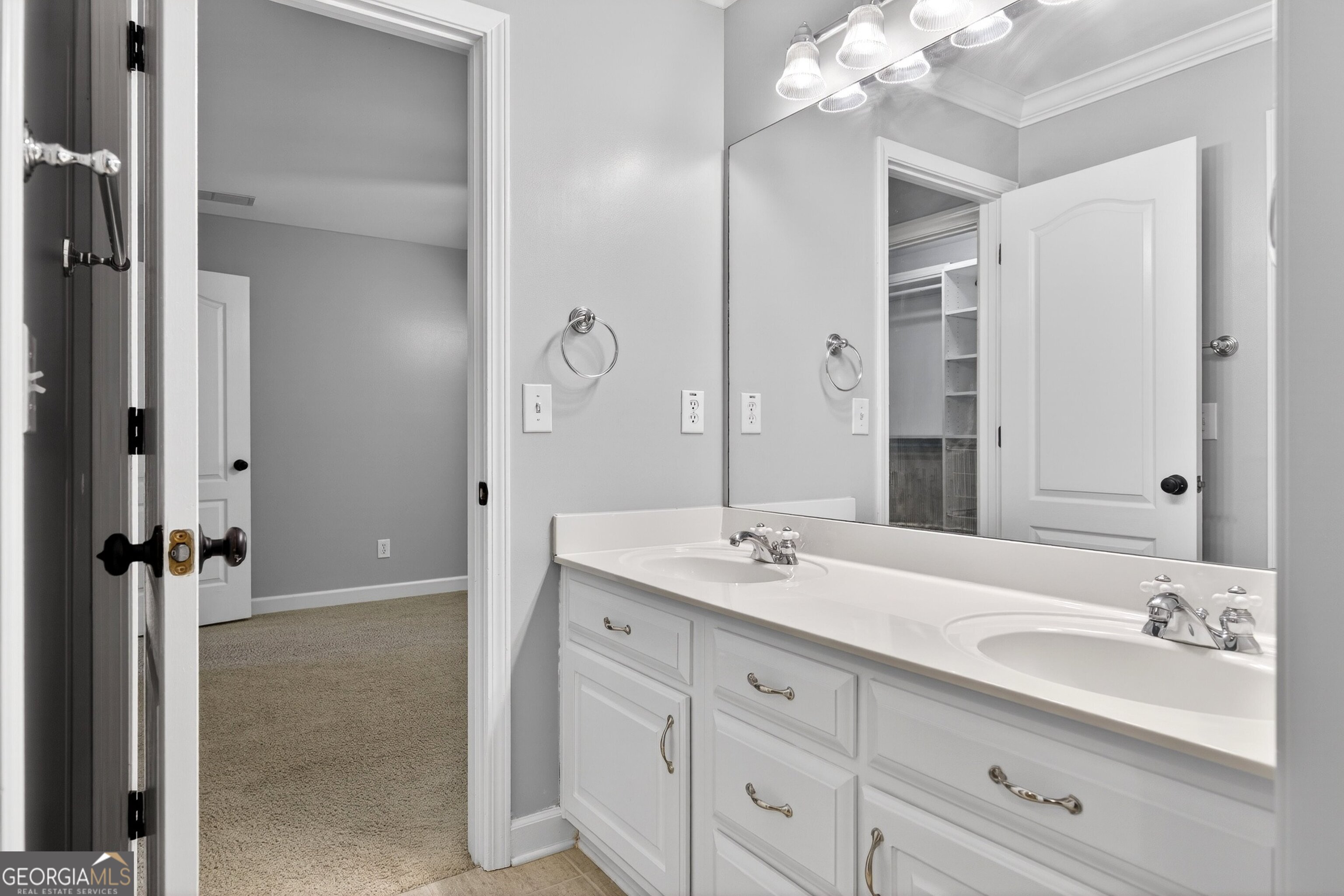 290 Youngs Circle Property Photo 49