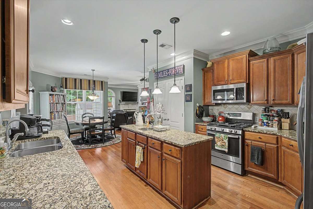 504 Thorn Creek Way Property Photo 13