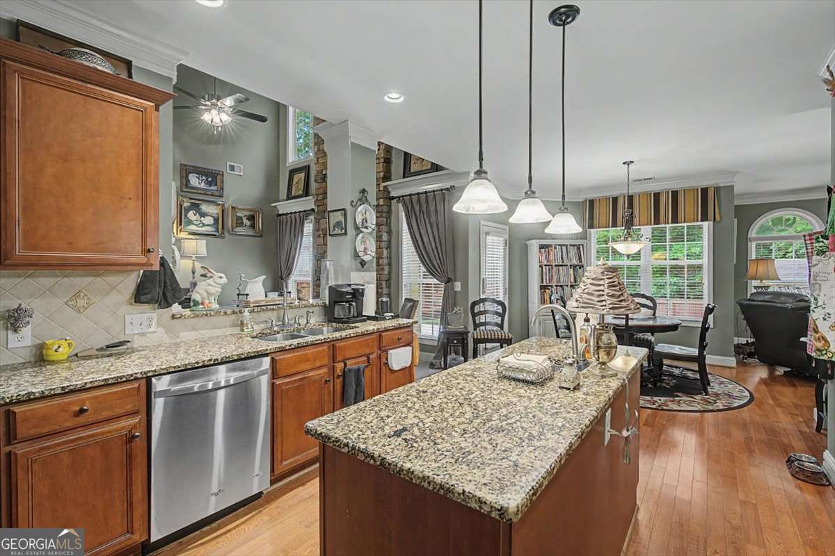 504 Thorn Creek Way Property Photo 17