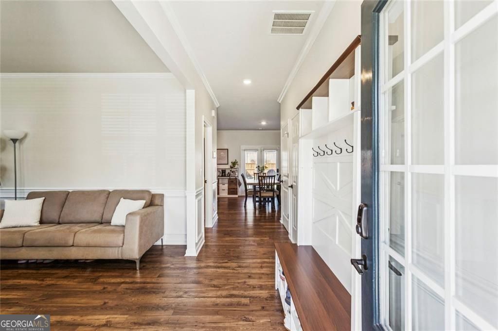 430 Highgrove Way Property Photo 5