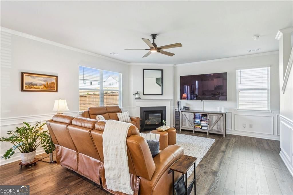 430 Highgrove Way Property Photo 8