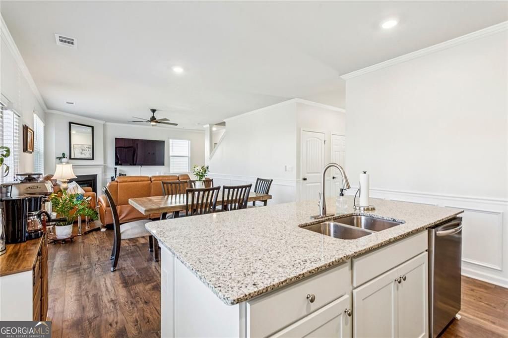 430 Highgrove Way Property Photo 13